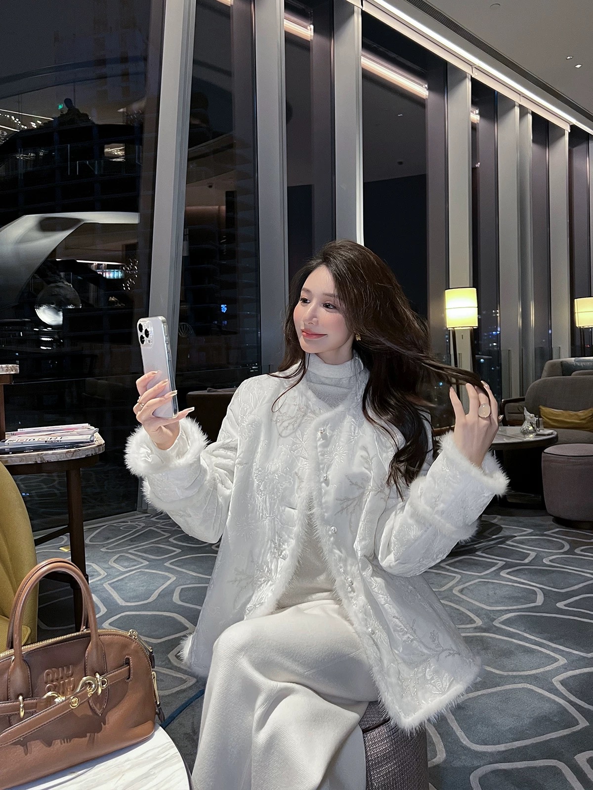 Elegant Embroidered Velvet Down Jacket with Mink Fur Trim - Sophisticated Style