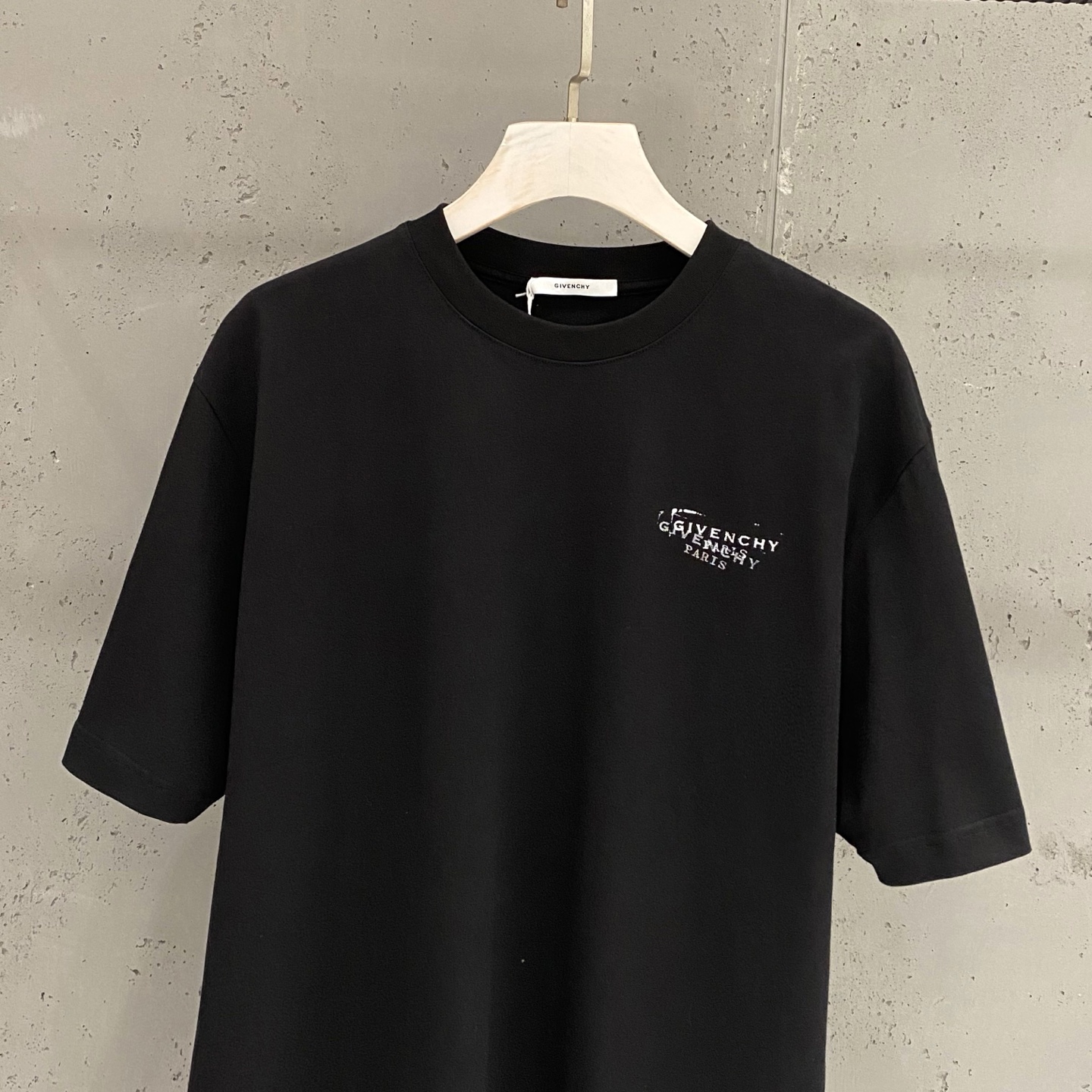 Футболка Givenchy с логотипом
