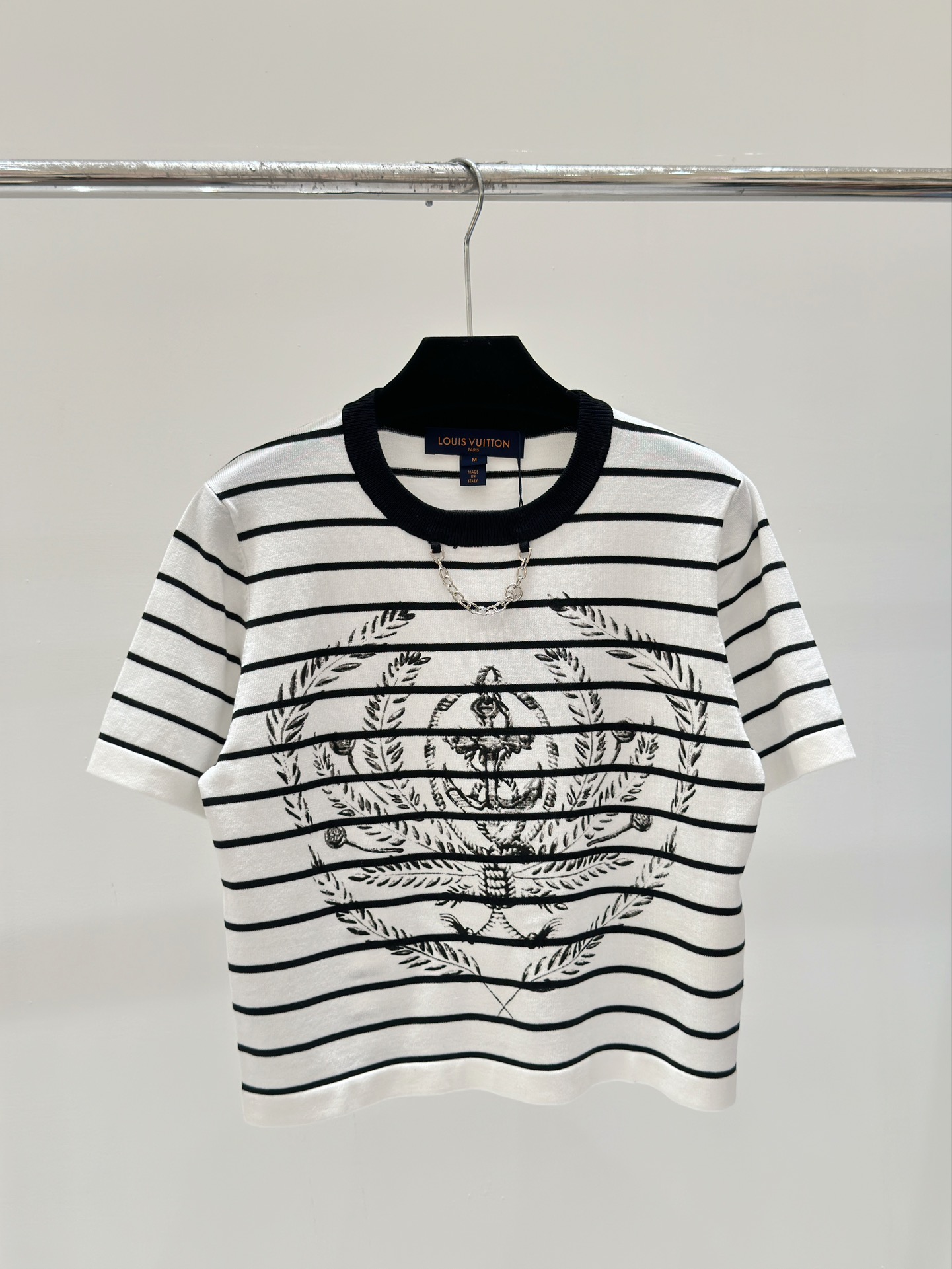 LV家   春夏新款  条纹锚行图案针织短袖颜色： 白色尺码：36.38.40高版本