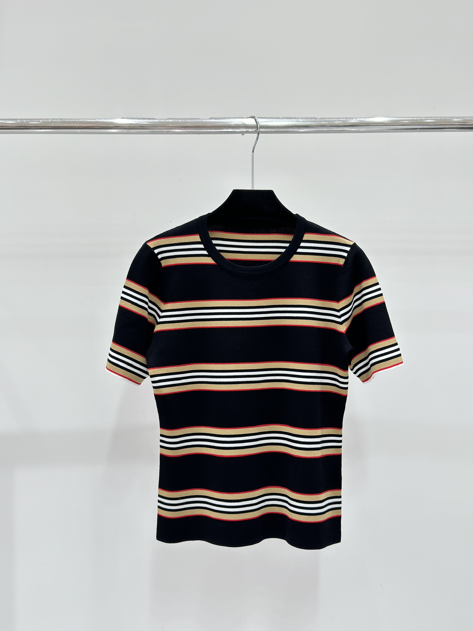 Copy
 Burberry Clothing T-Shirt Fashion Designer
 Knitting Spring/Summer Collection Short Sleeve