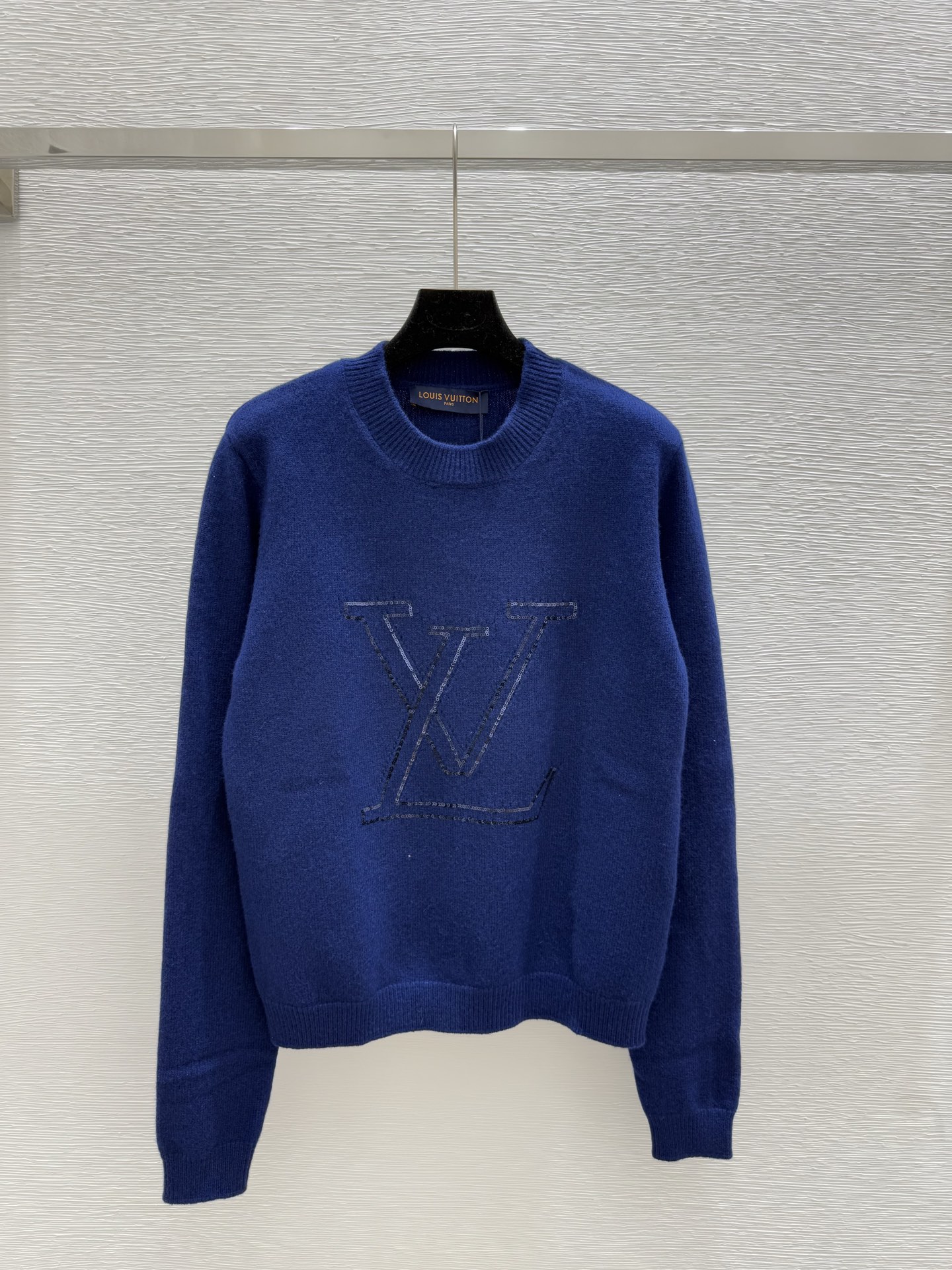NO:434854,L Home Early Autumn New Style Solid Color Simple Bead Chip Knitted Long Sleeve Color Royal Blue Size 36.38.40, louis vuitton,alexander wang19860909L家 早秋新款 纯色简约珠片针织长袖 颜色宝蓝 尺码36.38.40,,louis vuitton,alexander wang,Women's clothing