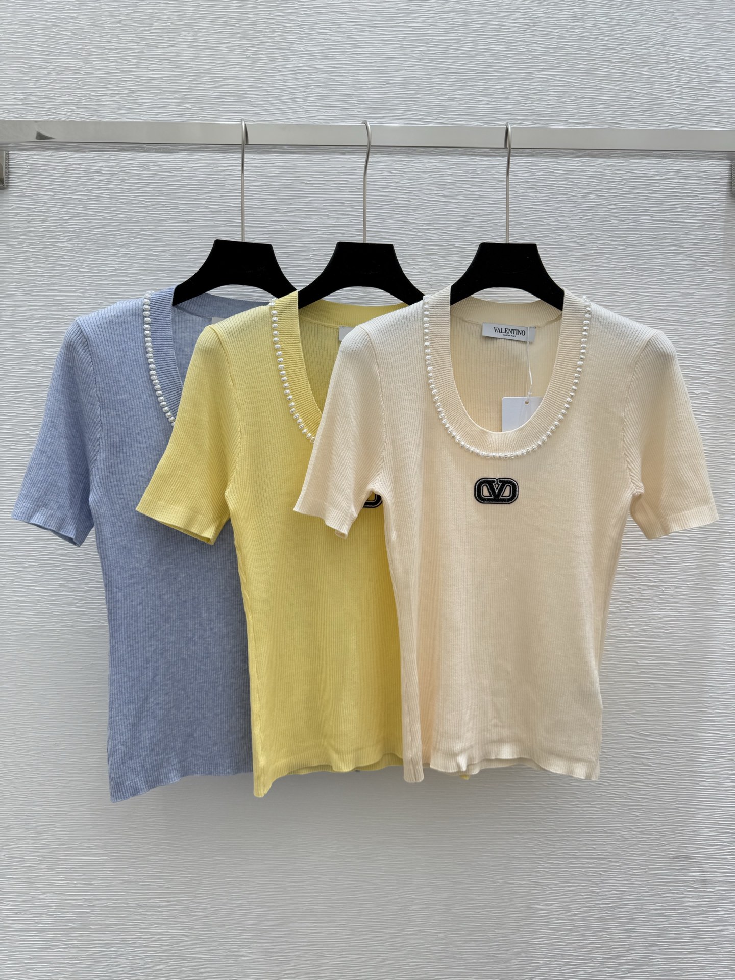 NO:434860,VA Home Summer New Style Neck Beaded Knitted Short Sleeve Color Apricot Yellow Blue Size 36.38.40, T-shirt,alexander wang19860909VA家 夏季新款 领口钉珠针织短袖 颜色杏色 黄色 蓝色 尺码36.38.40,,T-shirt,alexander wang,Women's clothing