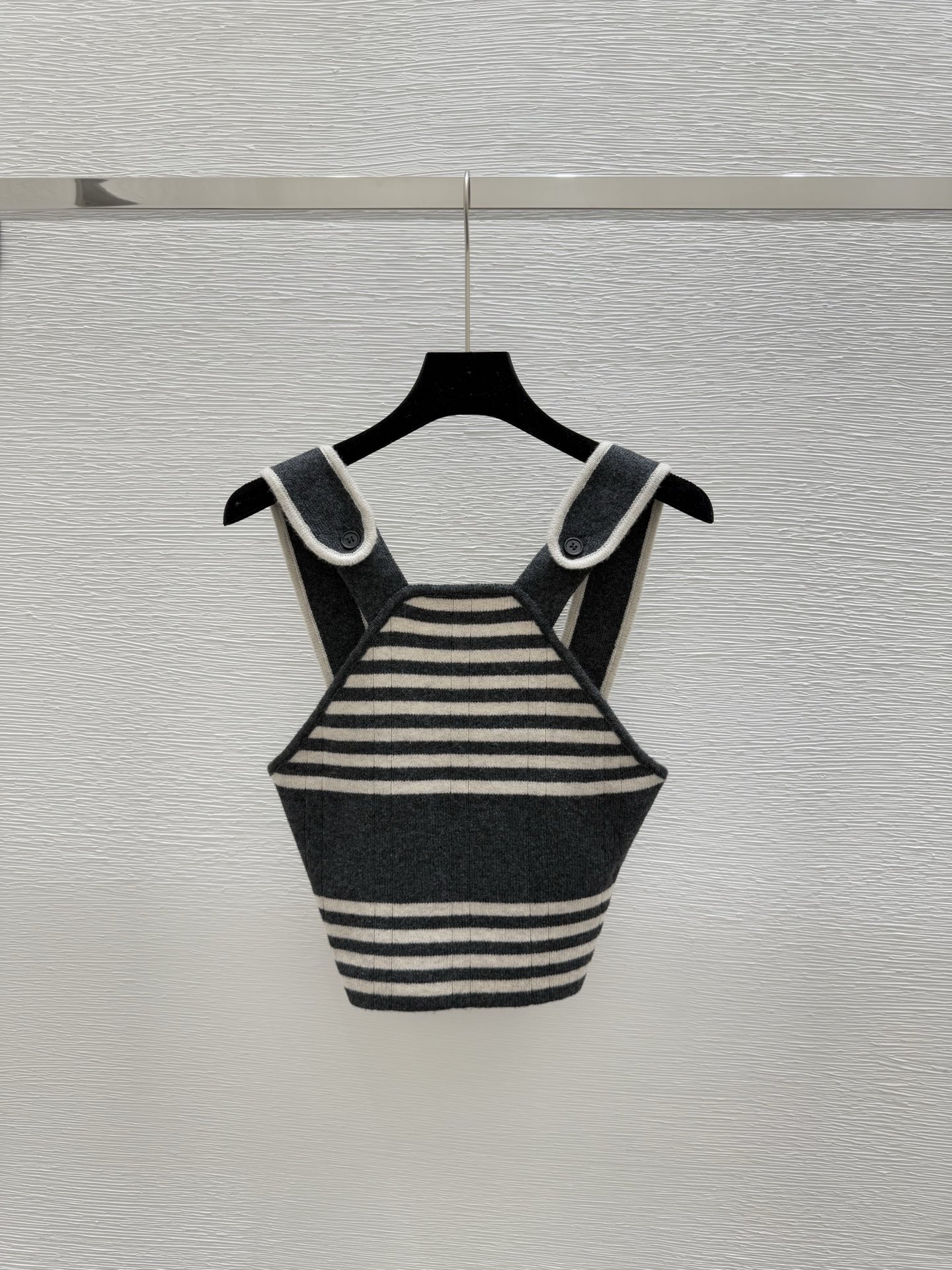 NO:434853,M Home New Summer Striped Button Design Knitted Vest Color Gray Size 36.38.40, Alexander Wang19860909M家 夏季新款 条纹纽扣设计感针织背心 颜色灰色 尺码36.38.40,,alexander wang,Women's clothing