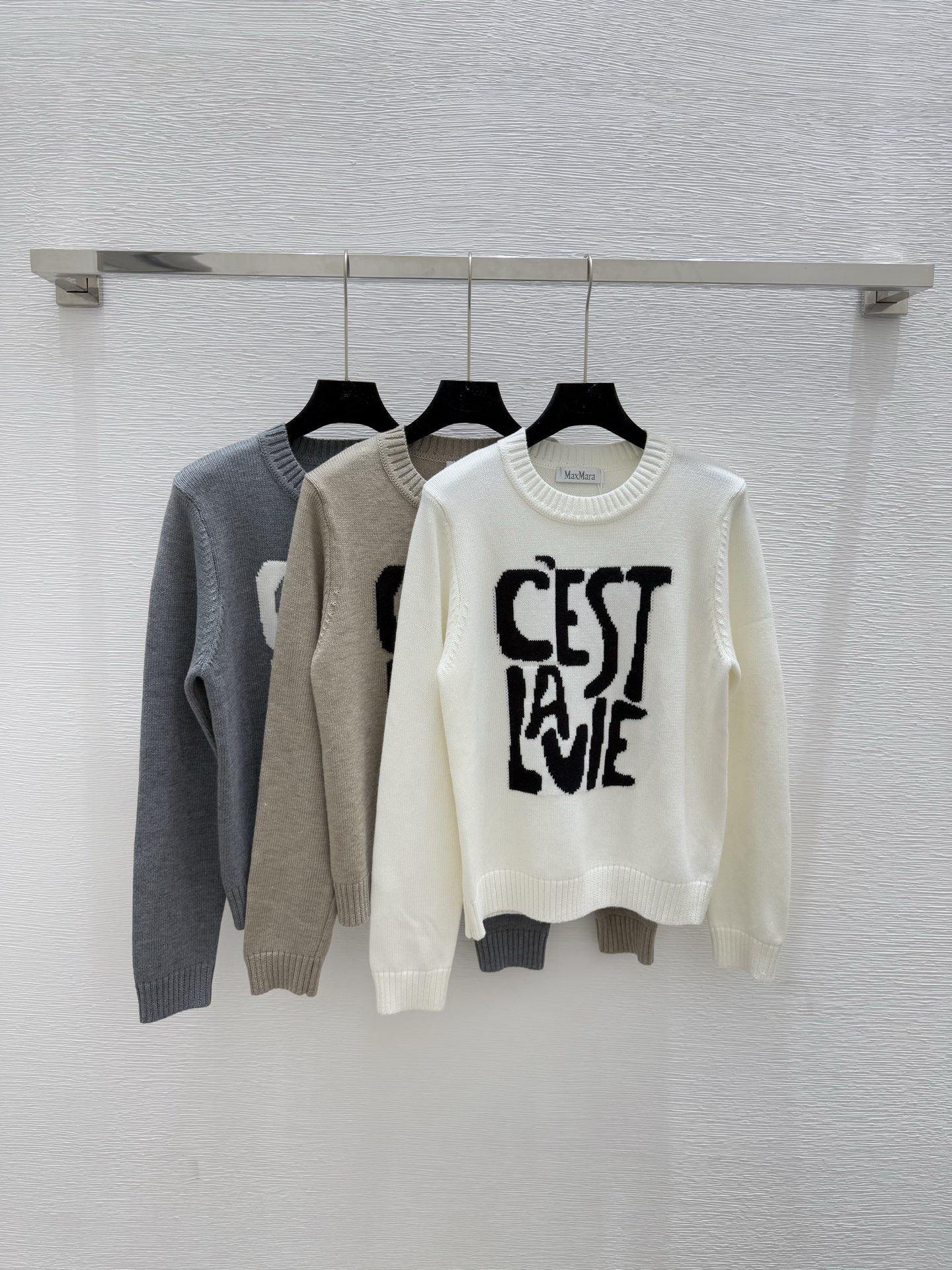 NO:449410,Max Home Early Autumn New Alphabet Round Neck Knitted Long Sleeve Color Apricot Khaki Gray Size 36.38.40,,alexander wang19860909Max家 早秋新款字母圆领针织长袖 颜色杏色 卡其 灰色 尺码36.38.40,,alexander wang,Women's clothing