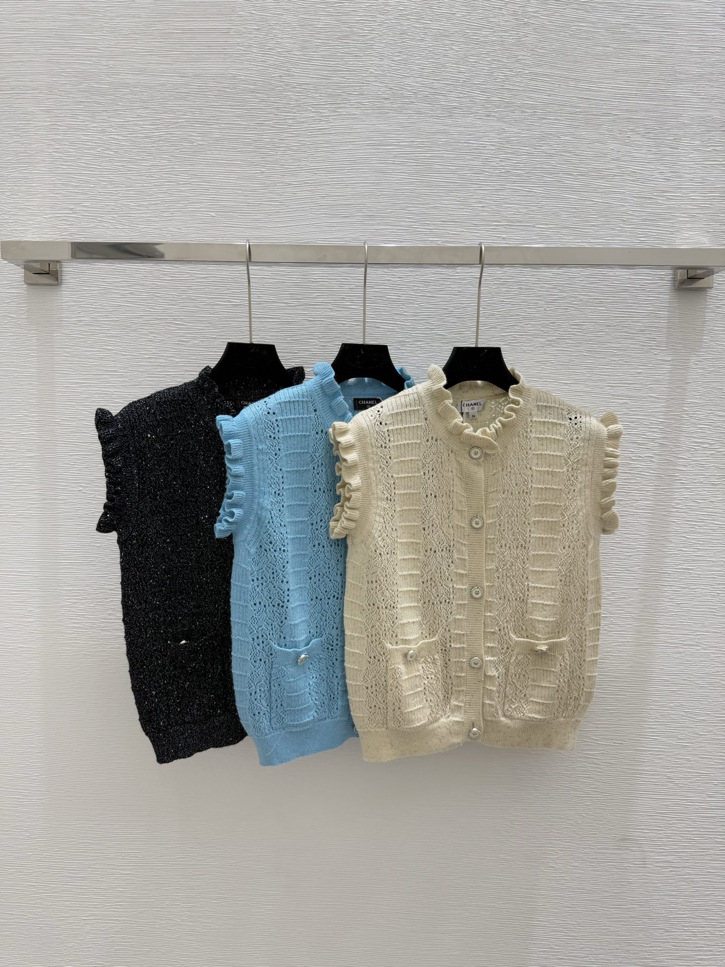 NO:449451,CH Home Summer New Gold and Silver Lace-collar Knitted Vest Color Apricot Blue Black Size 36.38.40,,alexander wang19860909CH家 夏季新款金银线花边领针织背心 颜色杏色 蓝色 黑色 尺码36.38.40,,alexander wang,Women's clothing