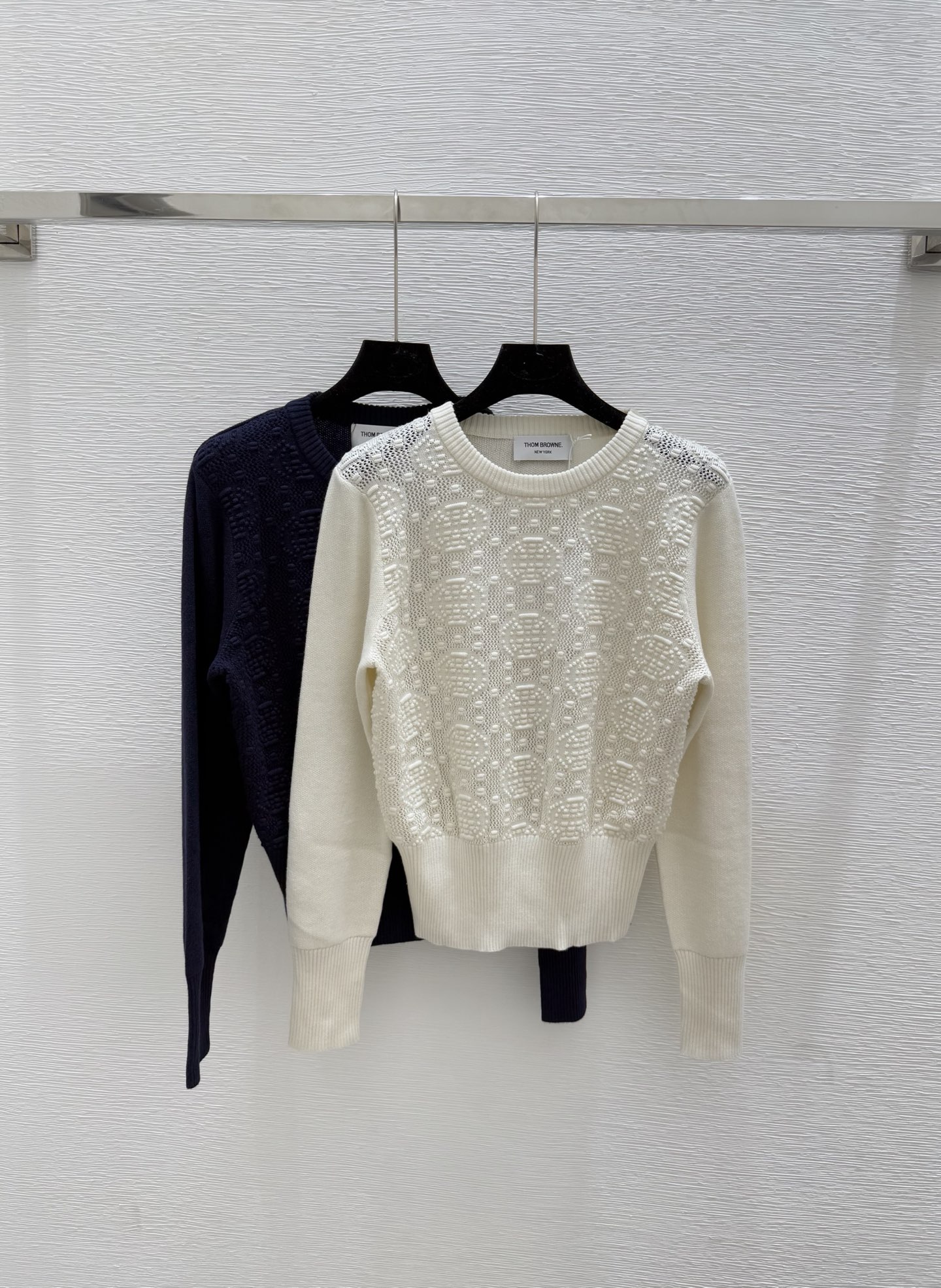 NO:450046,TB Home Early Autumn New Three-dimensional Pattern Round Neck Knitted Long Sleeve Color Apricot Blue Size 36.38.40, Alexander Wang19860909TB家 早秋新款立体花纹圆领针织长袖 颜色杏色 宝蓝 尺码36.38.40,,alexander wang,Women's clothing