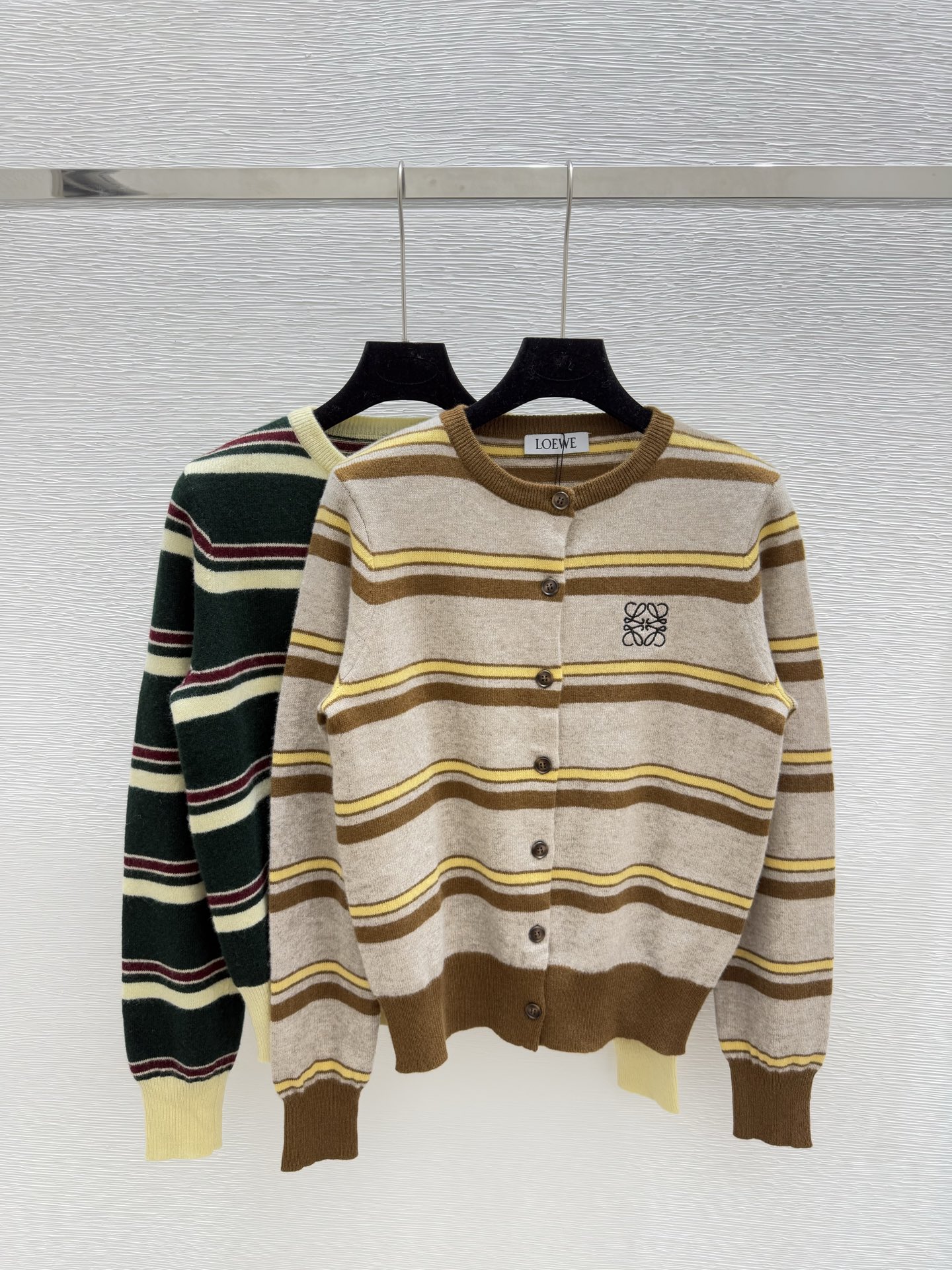 NO:464217,LO Home Early Autumn New Contrast Striped Round Neck Knitted Long Sleeve Cardigan Color Coffee Green Size 36.38.40,,alexander wang19860909LO家 早秋新款 撞色条纹圆领针织长袖开衫 颜色咖啡 绿色 尺码36.38.40,,alexander wang,Women's clothing