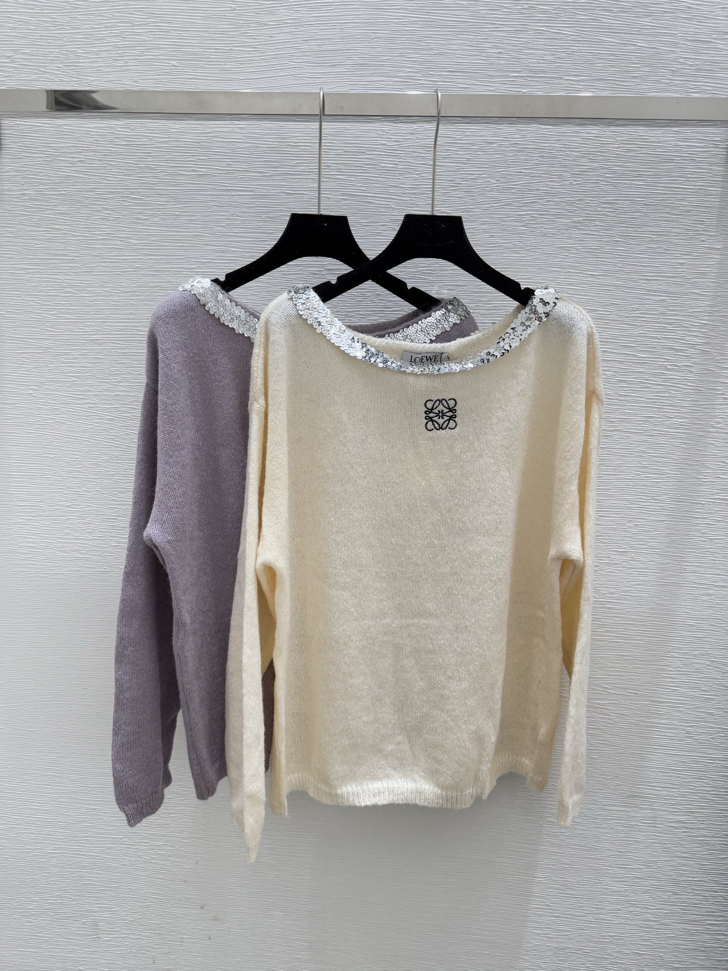 NO:464344,LO Home Early Autumn New Style Beaded One-Shoulder Knit Long Sleeve Color Apricot Purple Size 36.38.40,,alexander wang19860909LO家 早秋新款 珠片一字肩针织长袖 颜色杏色 紫色 尺码36.38.40,,alexander wang,Women's clothing