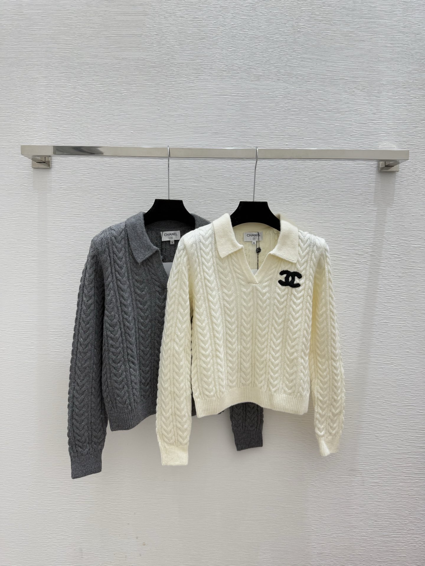 NO:569491,CH Home Early Autumn New Style Solid Color Simple Lapel Knitted Long Sleeve Color White Gray Size 36.38.40,,alexander wang19860909CH家 早秋新款 纯色简约翻领针织长袖 颜色白色 灰色 尺码36.38.40,,alexander wang,Women's clothing