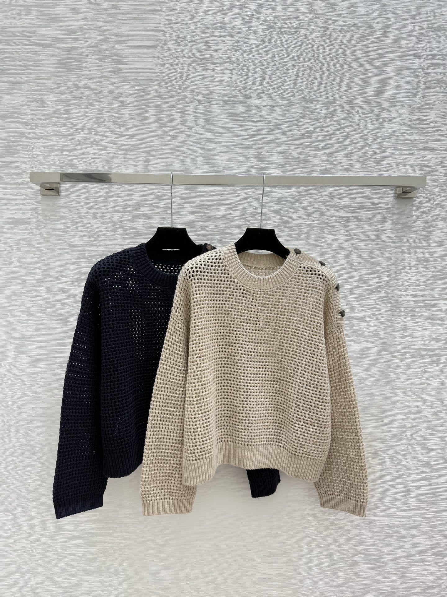 NO:569575,BC Home Early Autumn New Style Solid Color Simple Hollow Round Neck Knitted Long Sleeve Color Khaki Royal Blue Size 36.38.40,,chanel,alexander wang19860909BC家 早秋新款 纯色简约镂空圆领针织长袖 颜色卡其 宝蓝 尺码36.38.40,,chanel,alexander wang,Women's clothing