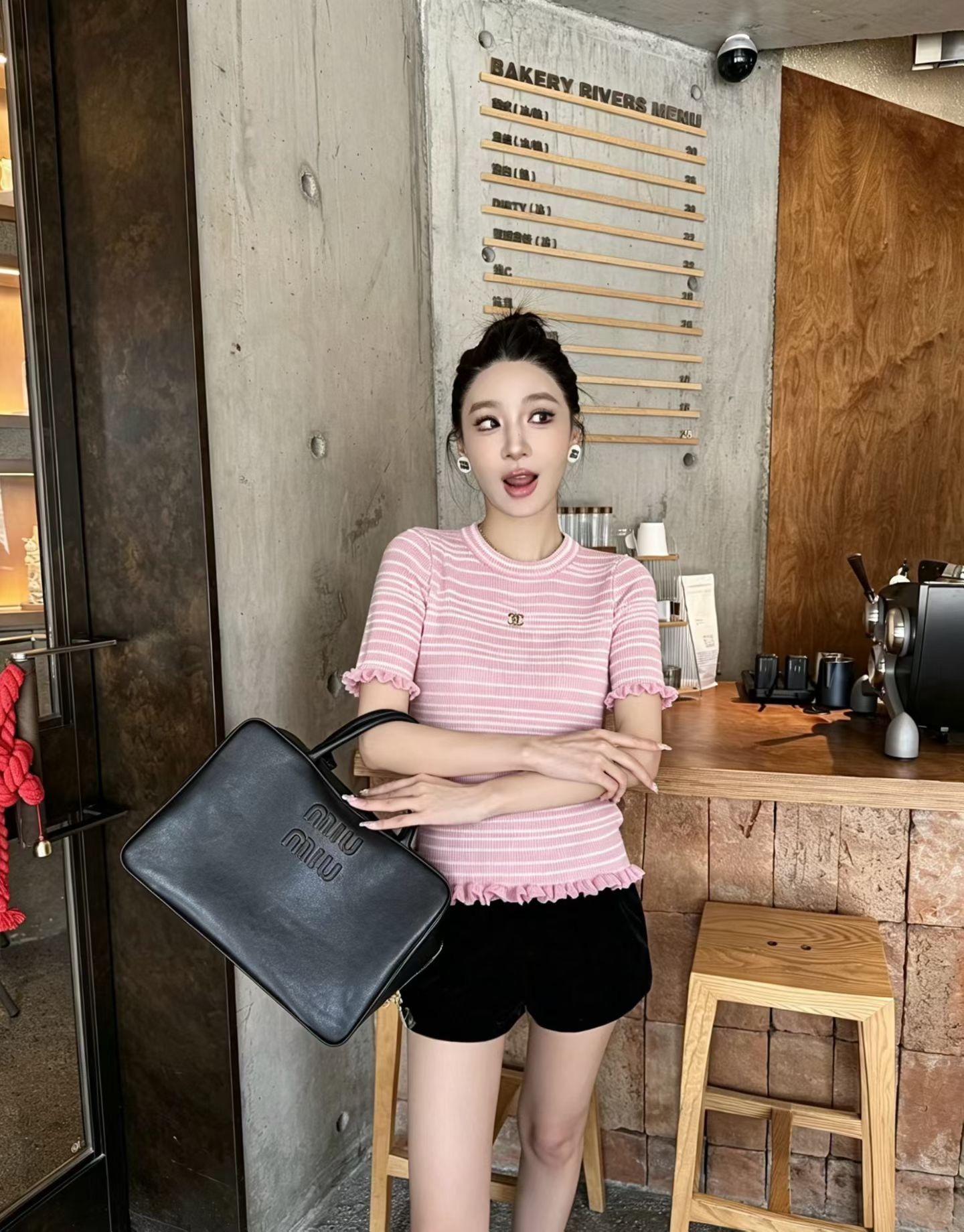 🆕CH家🆕 春夏新款 撞色条纹花边圆领针织短袖颜色：白色 粉色 黑色尺码：36.38.40