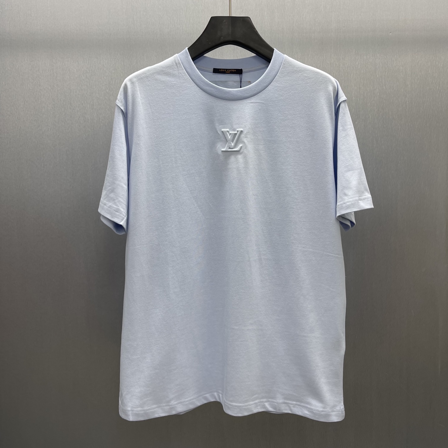 P95 🧧LU Manga corta en relieve Tallas: S-XL Esta camiseta está hecha de punto de algodón suave y combina múltiples ele…