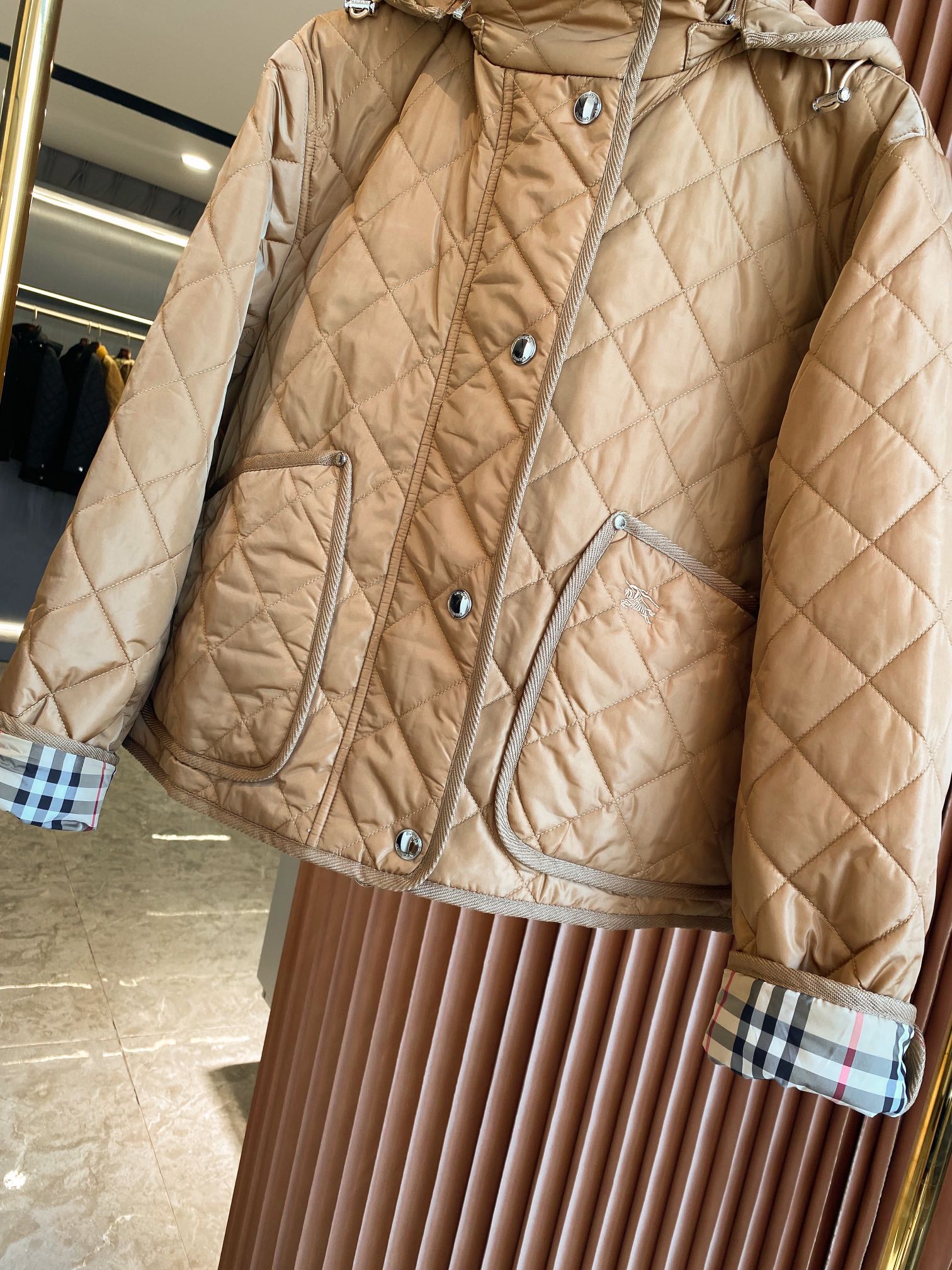 Women's Diamond Quilted Detachable Hooded Jacket - Burberry Style 5 i1695371843 4075 3