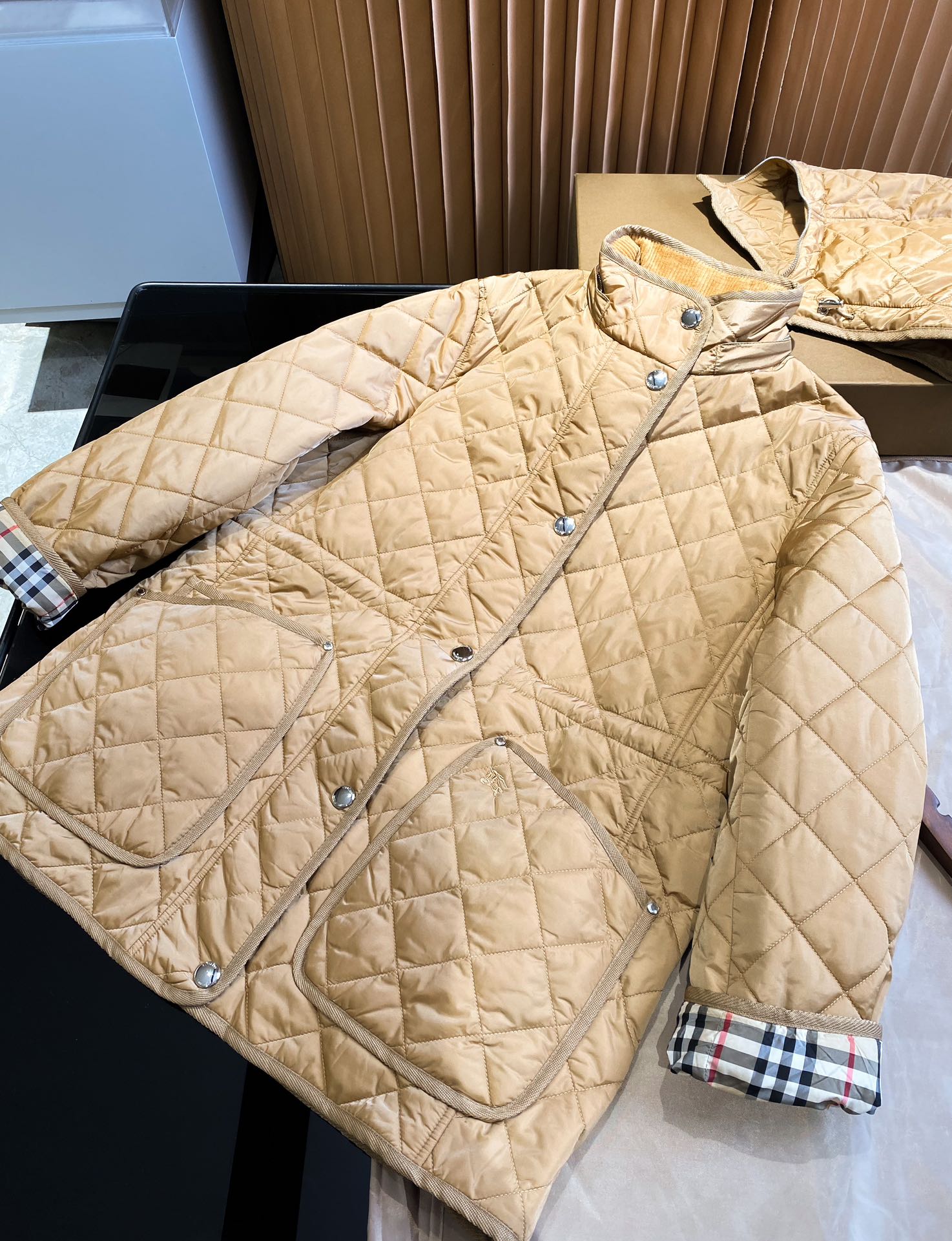 Burberry Women's Diamond Quilted Detachable Hooded Jacket - Versatile Style 1 i1696920302 5441 0