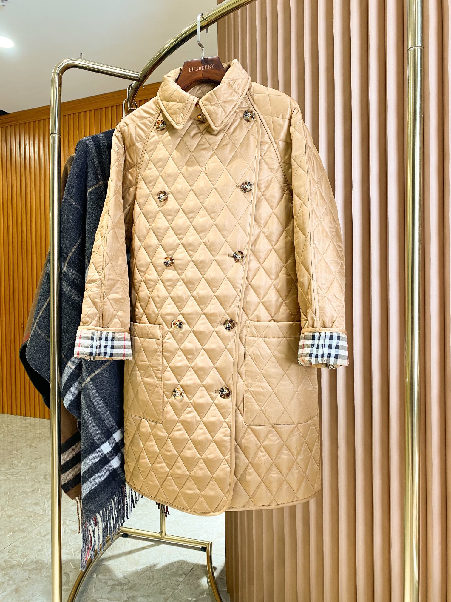 Retro Scavenging Women’s Suit: Durable, Stylish, and Timeless Fashion Statement - 图片 2