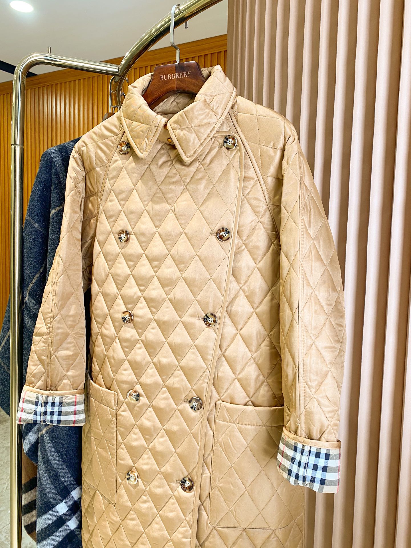 Retro Scavenging Women’s Suit: Durable, Stylish, and Timeless Fashion Statement - 图片 3