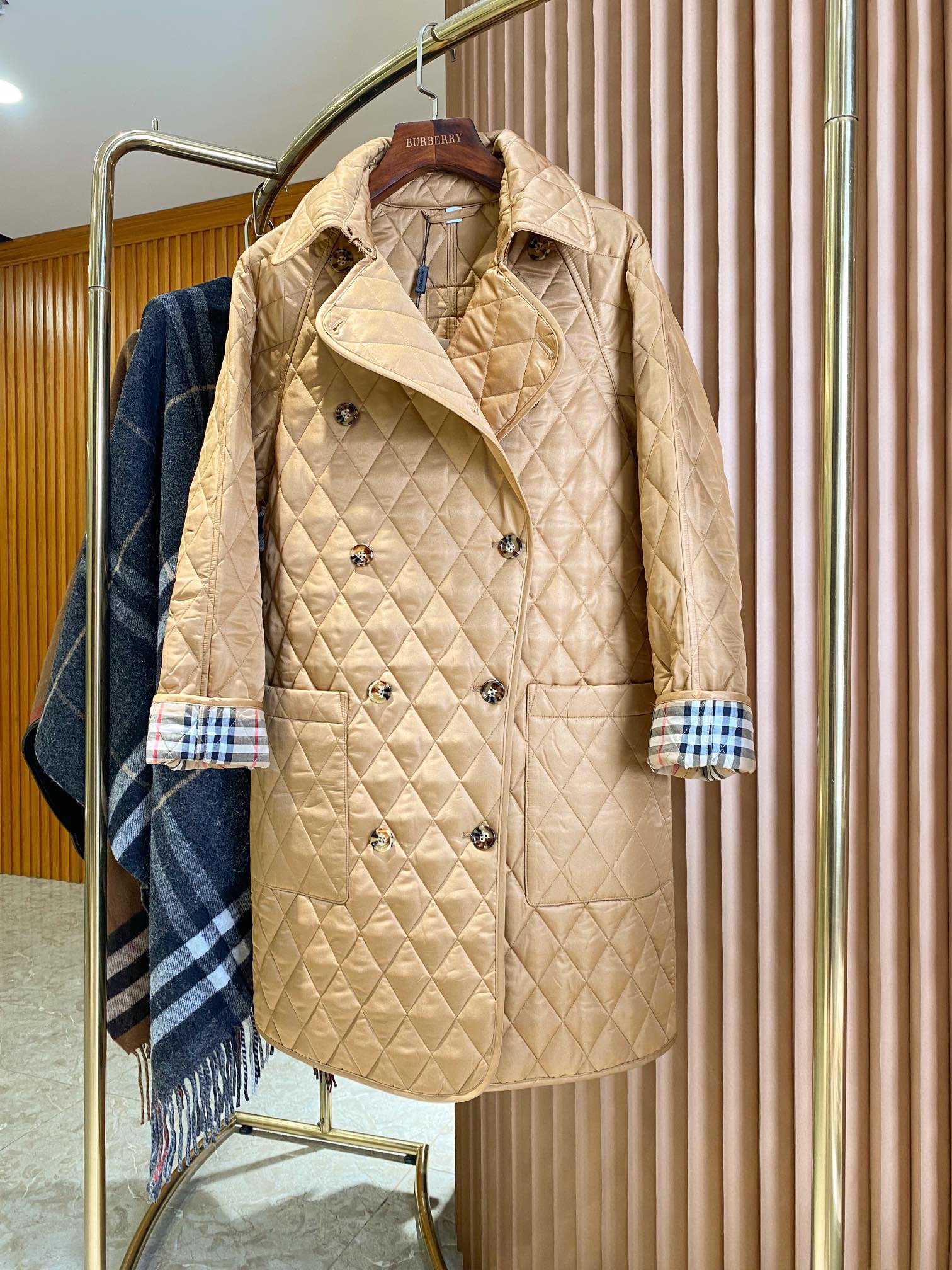 Retro Scavenging Women’s Suit: Durable, Stylish, and Timeless Fashion Statement - 图片 6