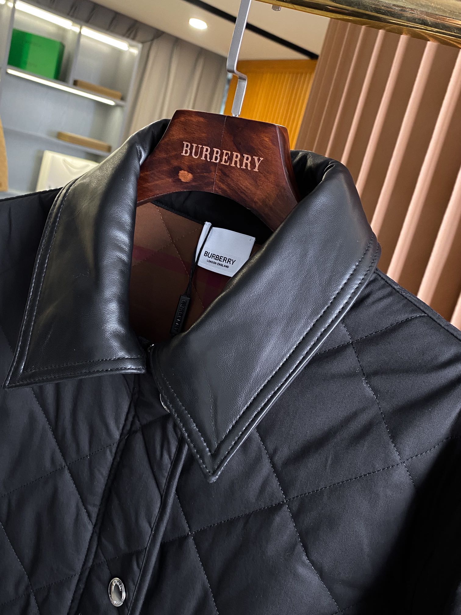 Burberry Women's Quilted Barn Jacket with Leather Collar - Short & Stylish 5 i1701755765 5828 0
