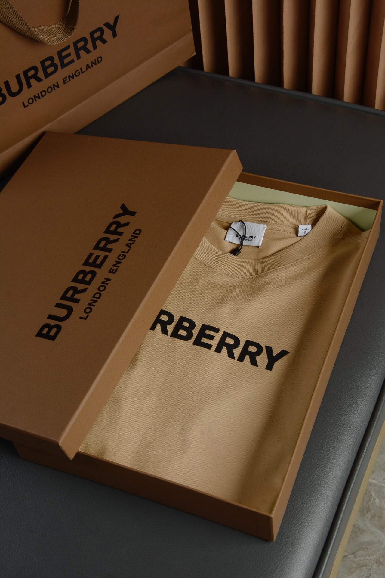 Burberry New
 Clothing T-Shirt Buy First Copy Replica
 Cotton Spring/Summer Collection Short Sleeve