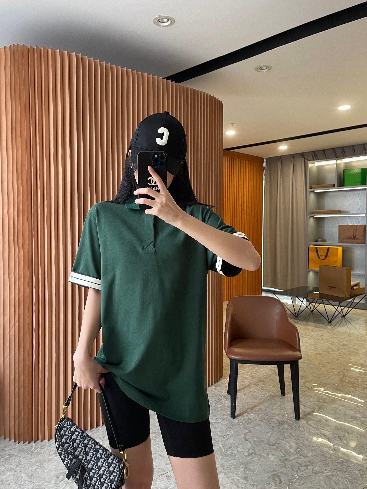NO:891884,Actual shot of model's green upper body, Burberry-clothing,19860909模特绿色上身实拍演绎,博柏利-服装,,Women's clothing