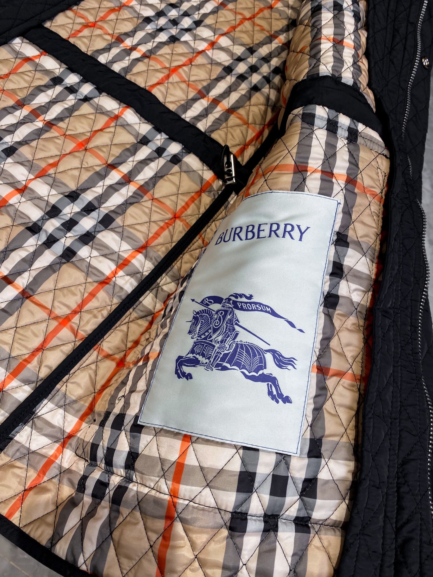 Burberry Quilted Nylon Coat with Check Lining & Embroidered EKD Logo 8 i1726993670 4231 1