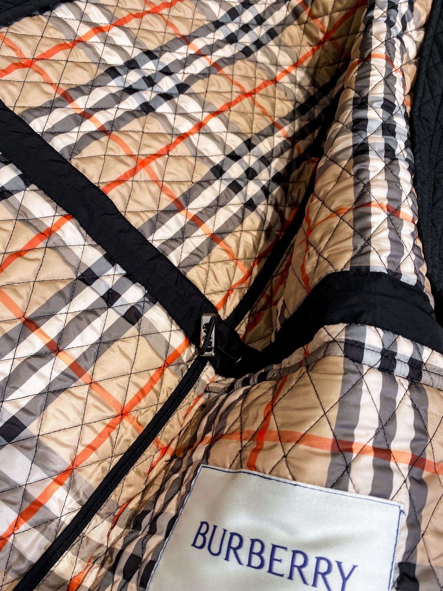 Burberry Quilted Nylon Coat with Check Lining & Embroidered EKD Logo 9 i1726993671 5512 8