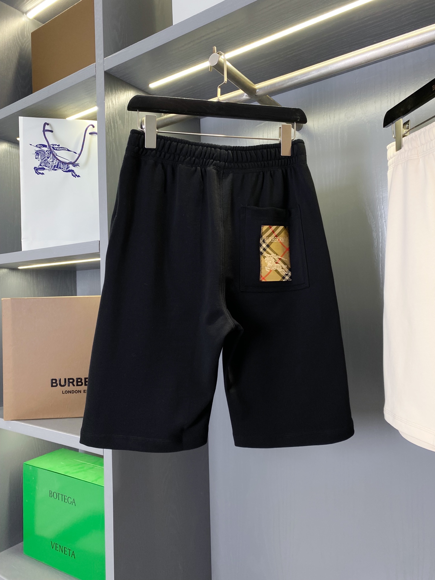 Burberry BUR王牌渠道