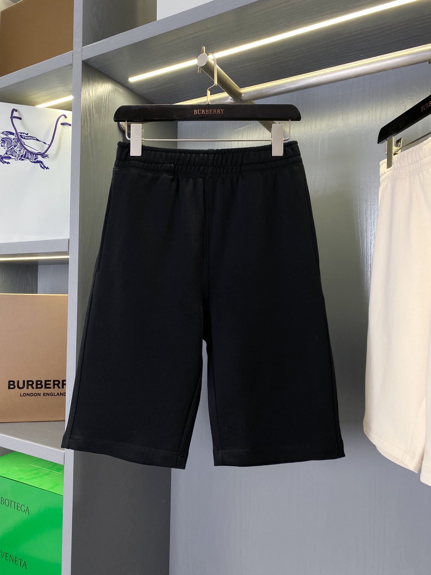 Burberry BUR王牌渠道