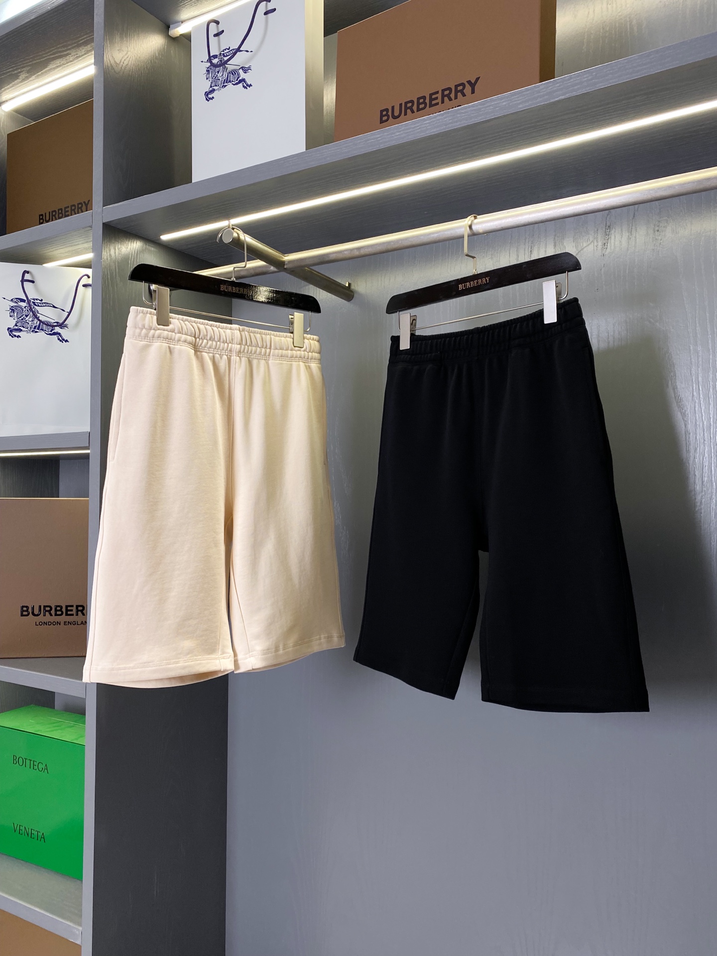 Burberry BUR王牌渠道