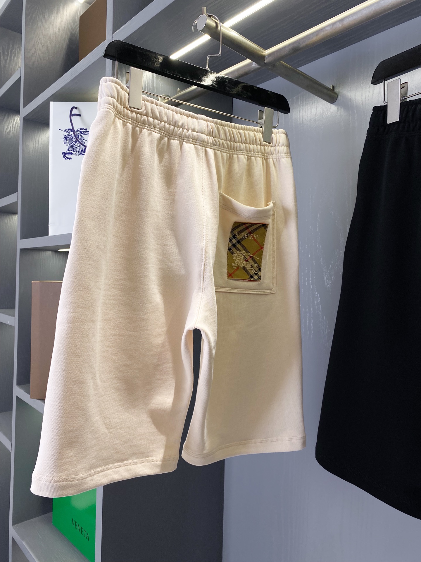 Burberry BUR王牌渠道