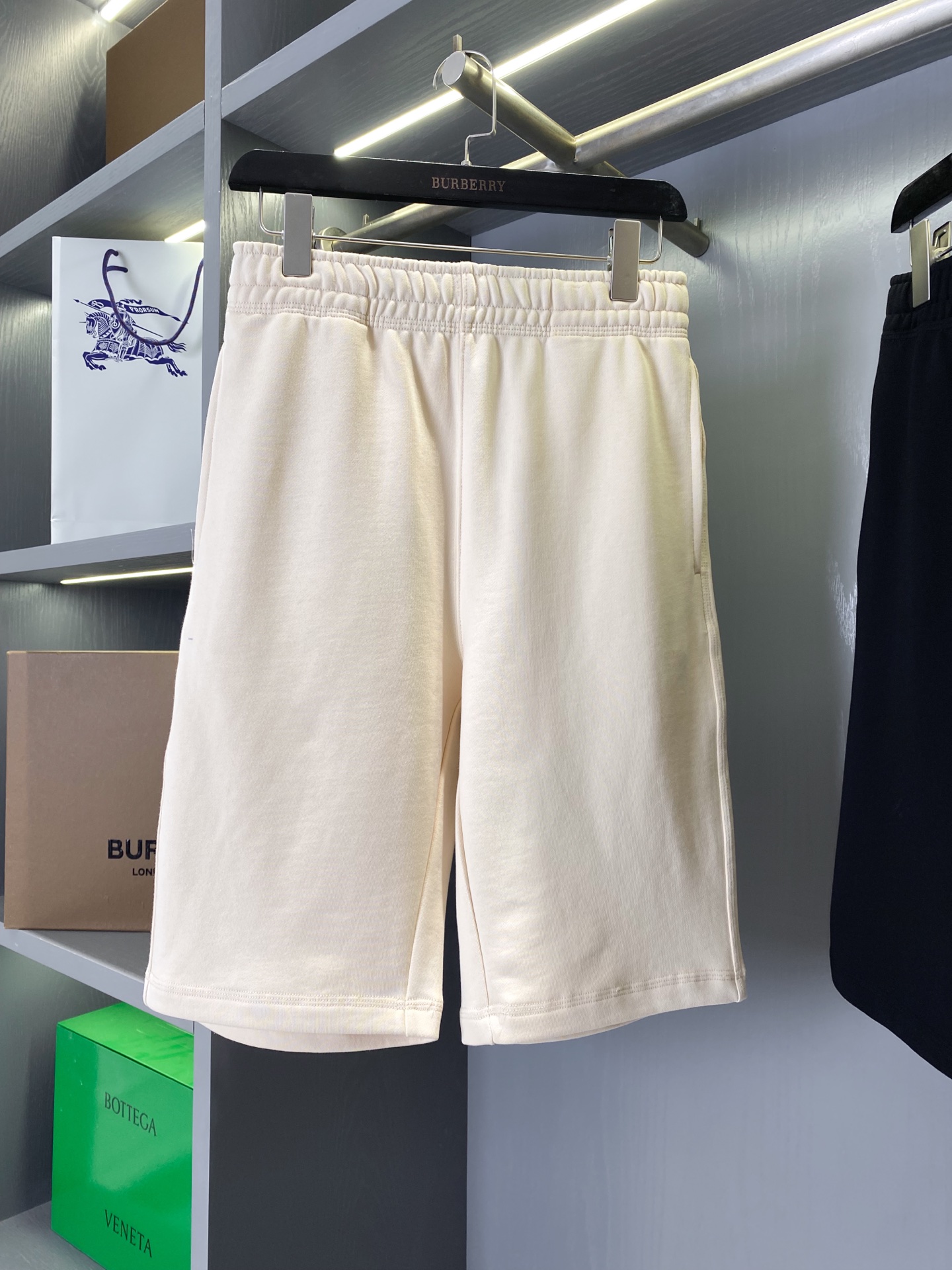 Burberry BUR王牌渠道
