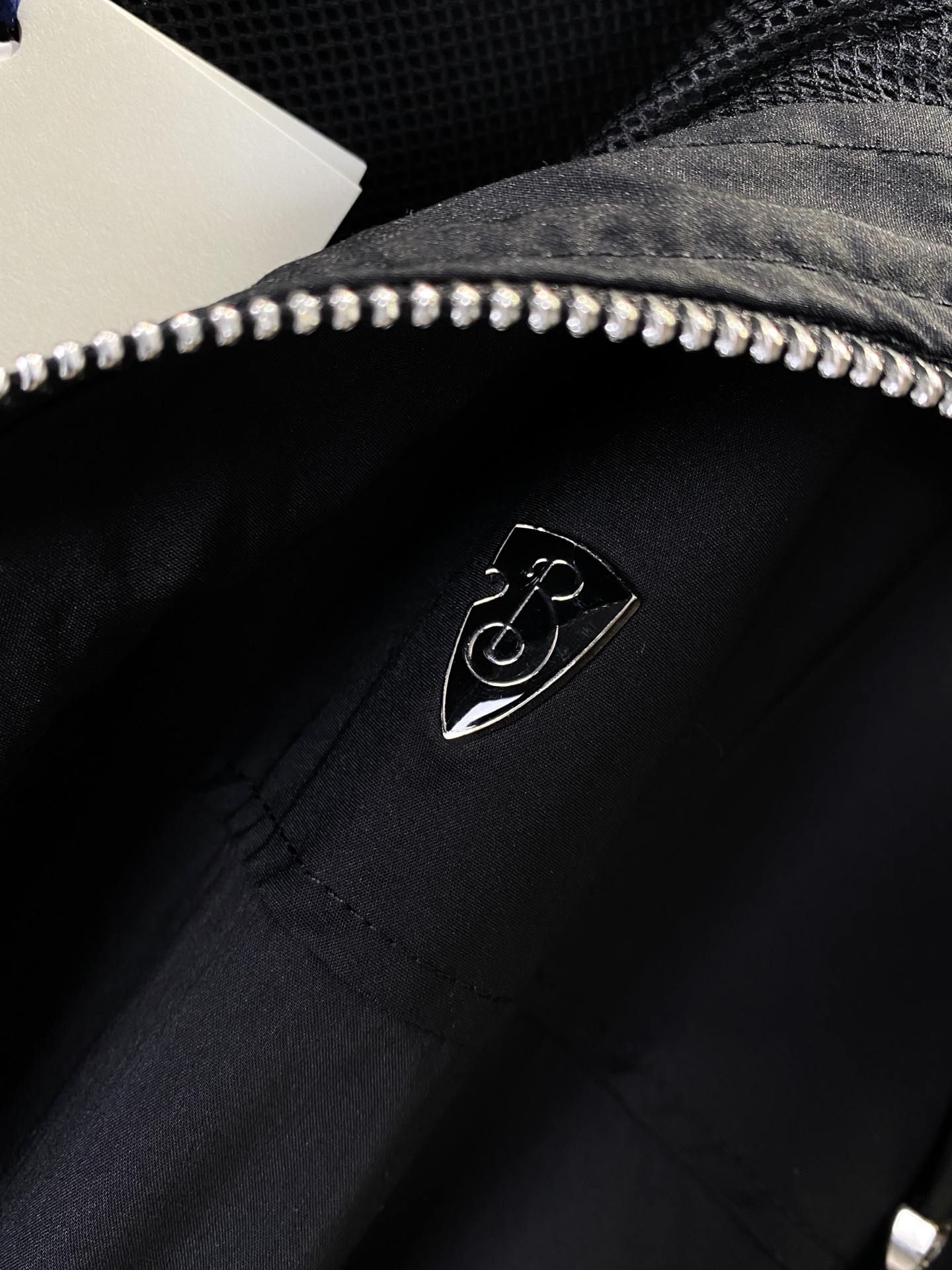 Burberry Nylon Windproof Coat: Stylish, Lightweight, Waterproof, Perfect for Autumn and Winter - 图片 8