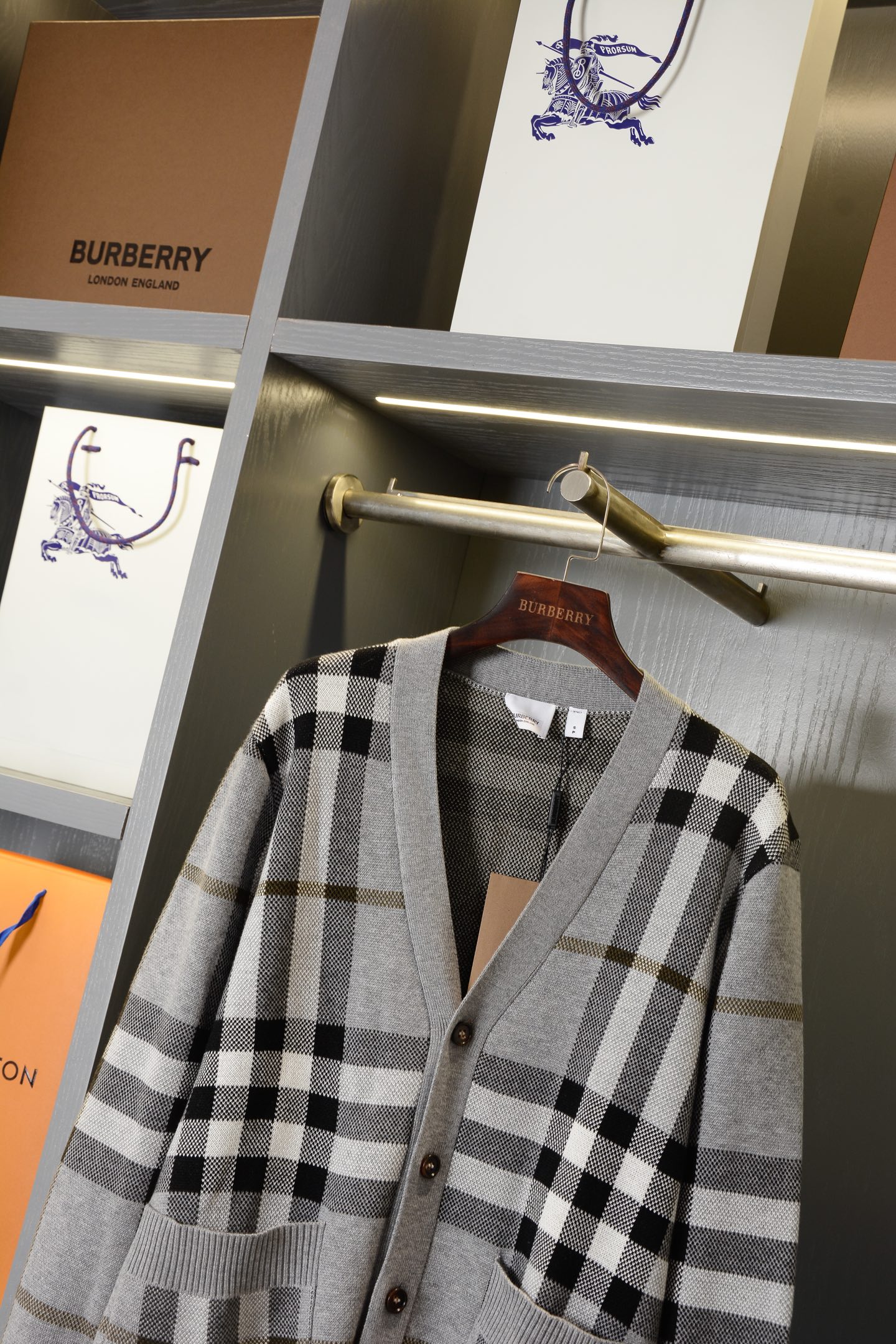 i1758420255373 987 0 1