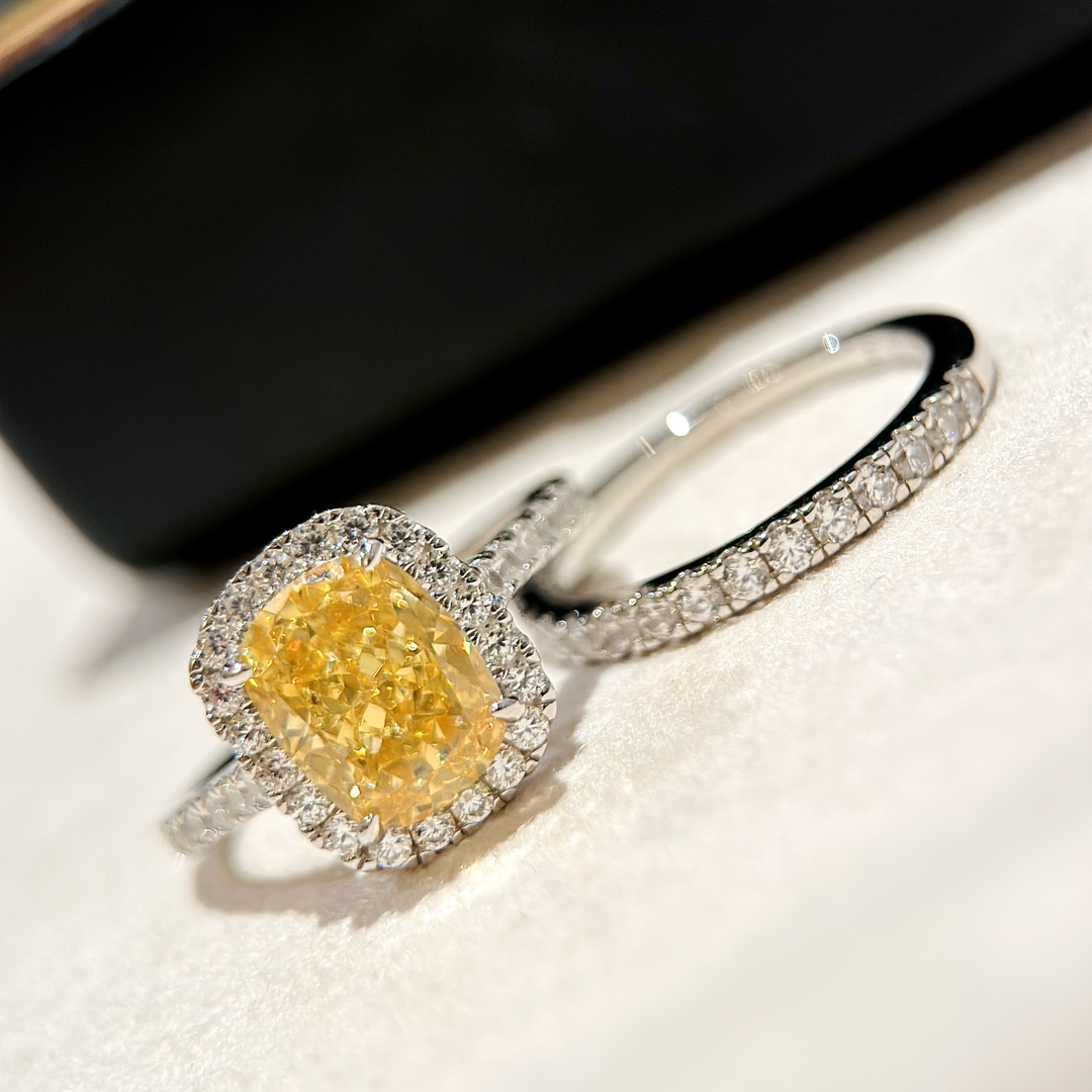 
A2606  👑 【仿真钻】 富婆系列 中鹅黄 二合一 套戒 三克拉钻石💎💍 美美哒 ✨高端定制925