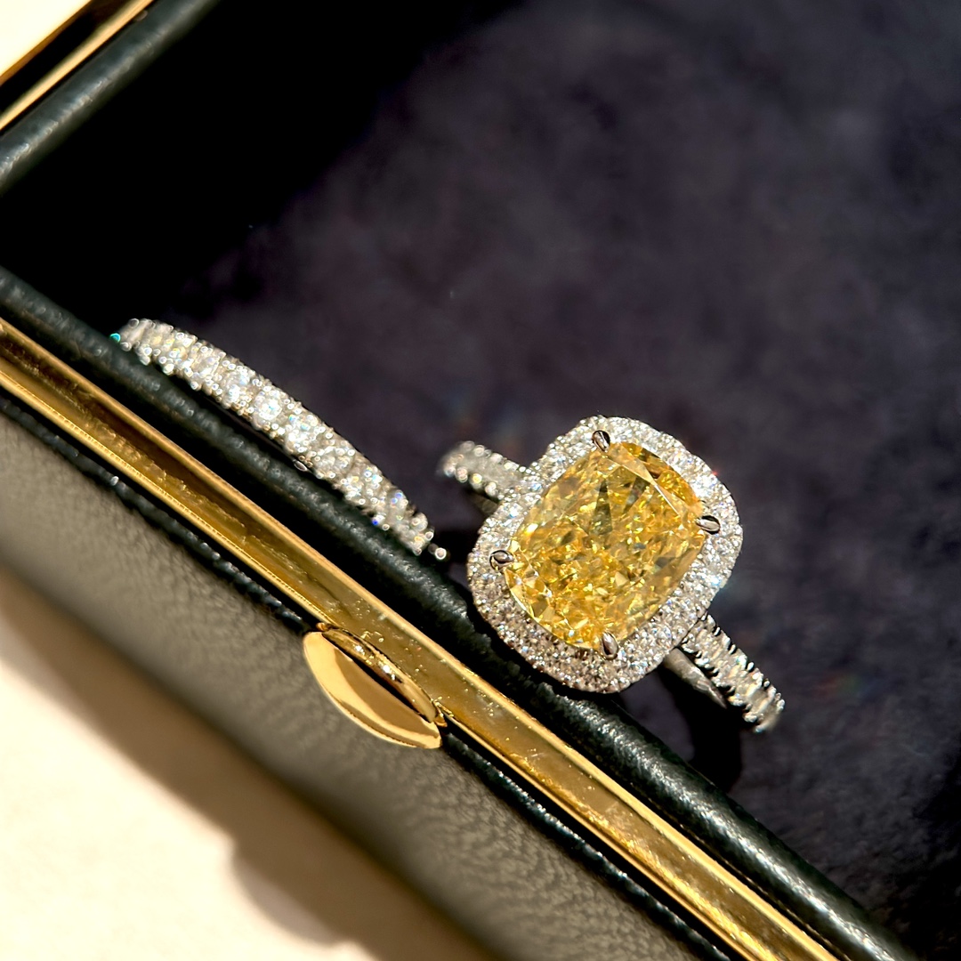 
A2606  👑 【仿真钻】 富婆系列 中鹅黄 二合一 套戒 三克拉钻石💎💍 美美哒 ✨高端定制925