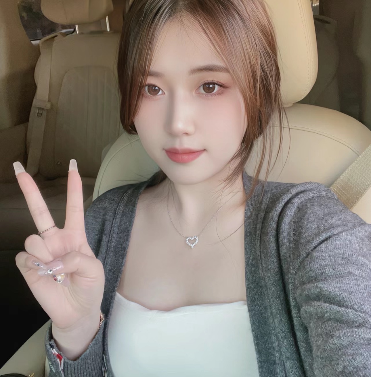 
s0232  👄T家 镂空 中号爱心 项链 永不过时的经典款 永远都是不够卖的节奏 超精工性价比 德国