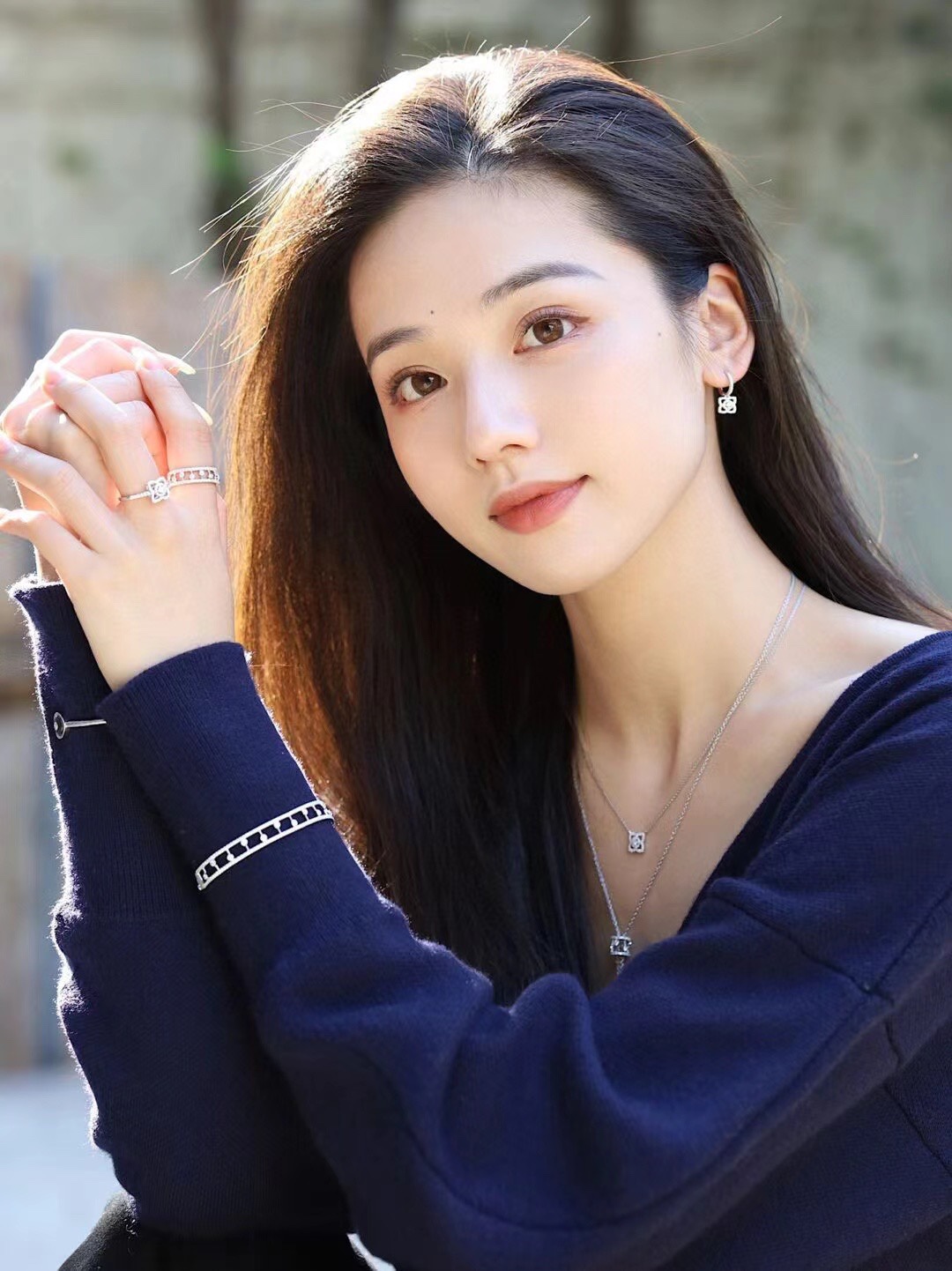项链 耳钉
A0227 A2490 👄De Bee 莲花镂空 满钻 套装 进口s925纯银材质电镀铂金 
