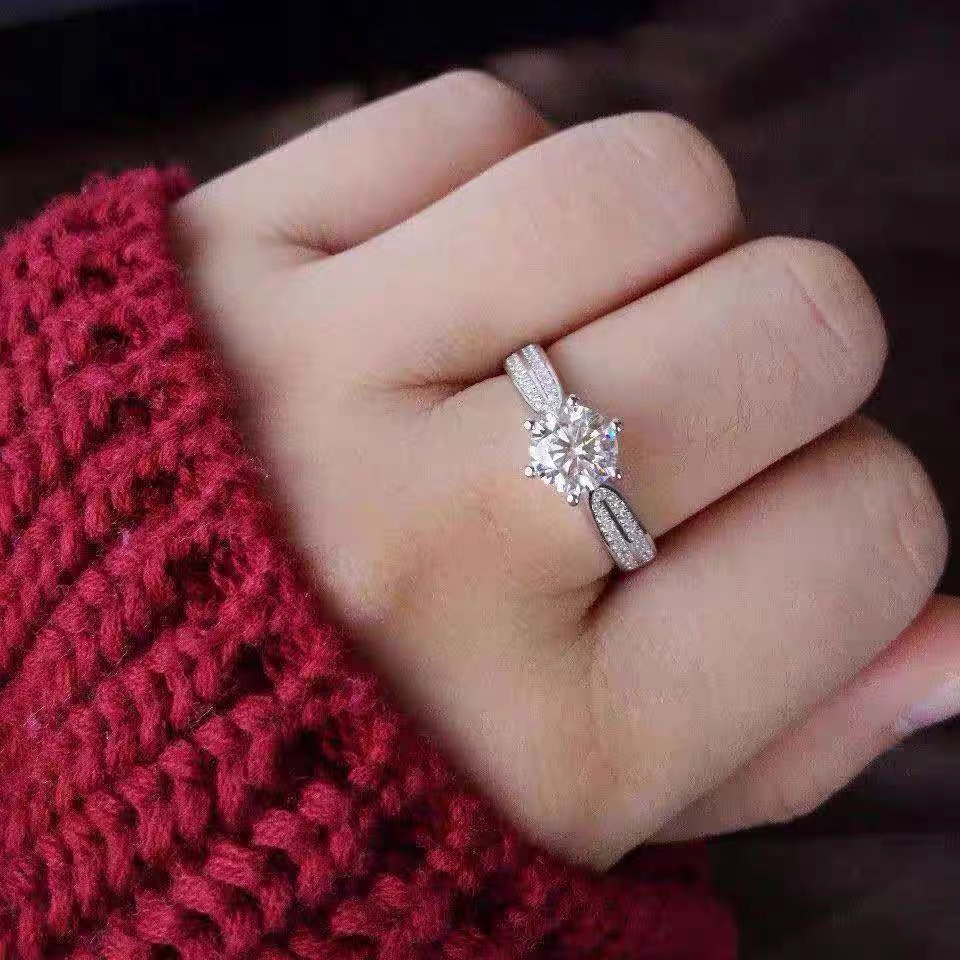  
B539 👑 T家 星光皇后 两克拉 戒指 经典款 非常百搭的婚戒💍 s925纯银通体 精致爆 码数