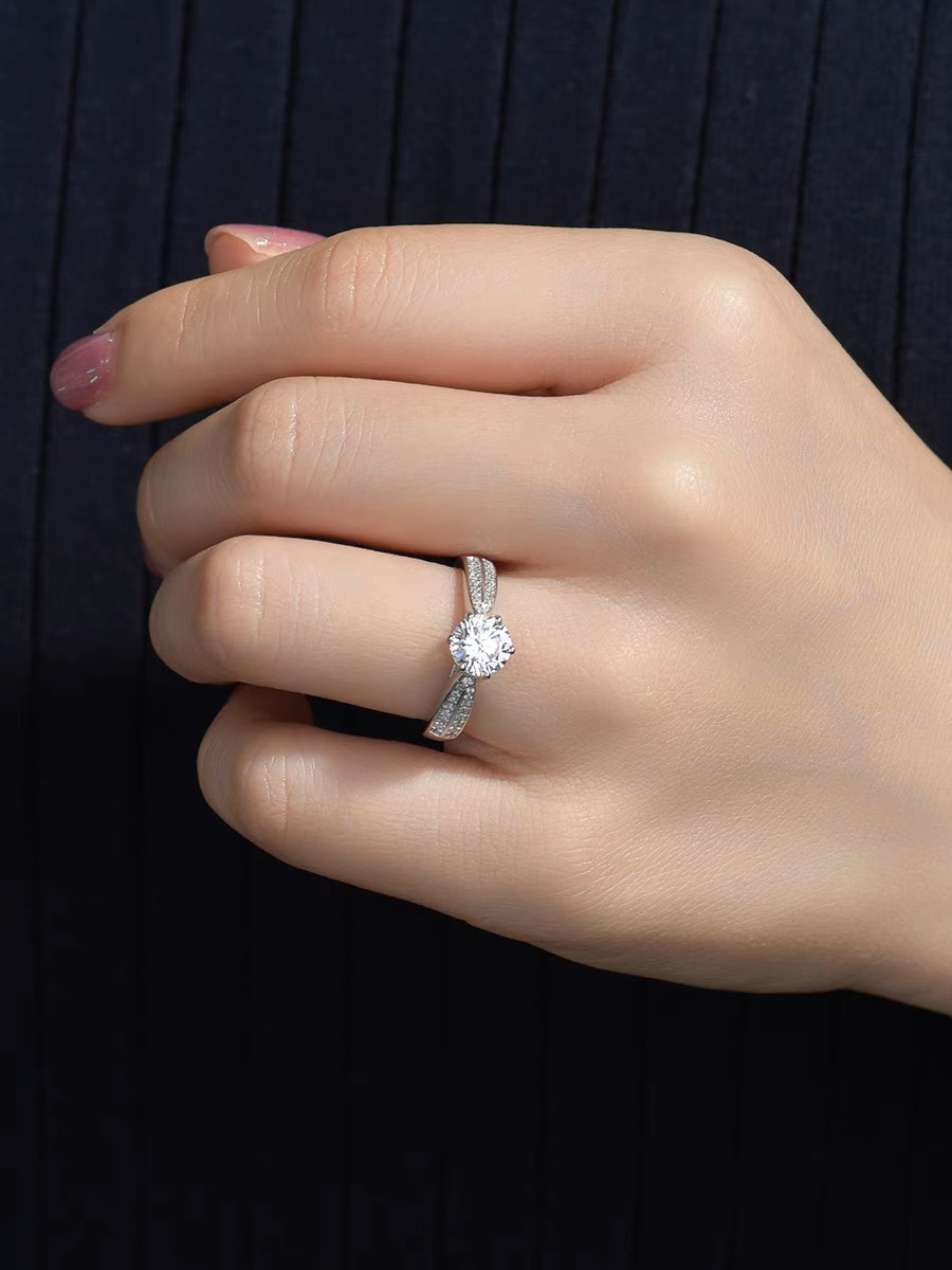  
B539 👑 T家 星光皇后 两克拉 戒指 经典款 非常百搭的婚戒💍 s925纯银通体 精致爆 码数