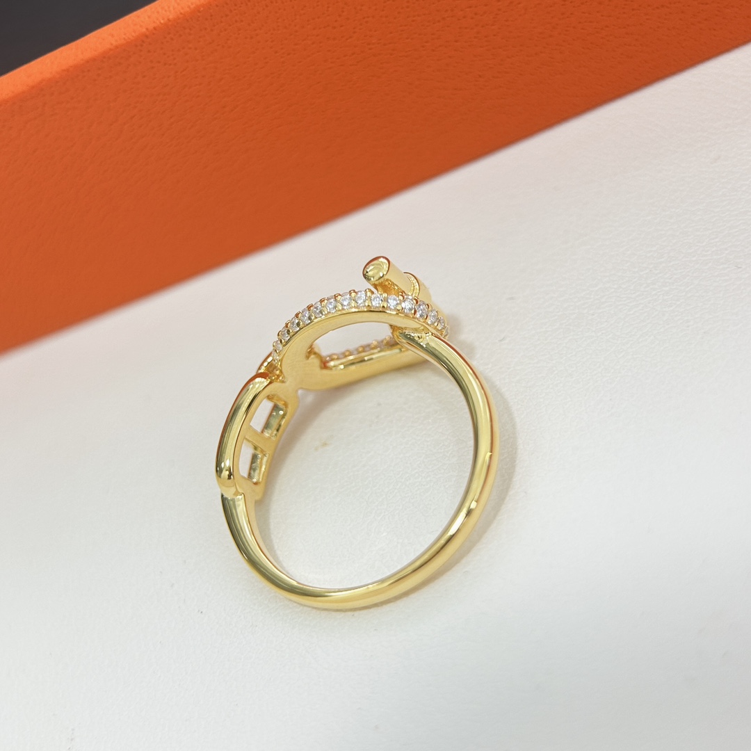 款经典小Q猪鼻子元素戒指非常耐看的一款戒指文青挚爱款面面俱到的美感通体S925银很有分量感时尚洋气很好搭