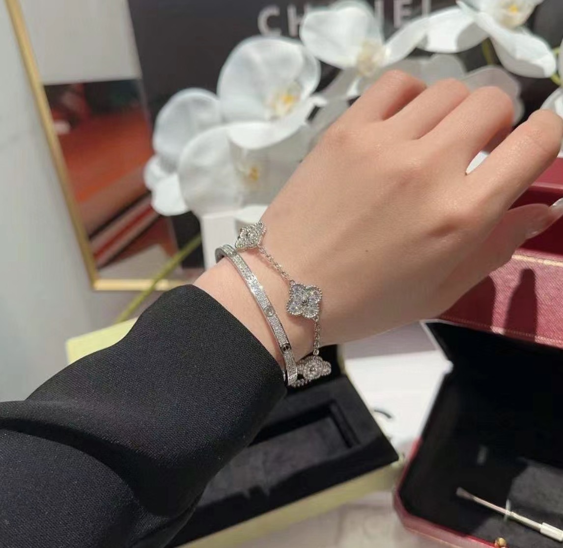 Van Cleef & Arpels Haute Couture Haute Couture Fine Jewelry Necklace 8