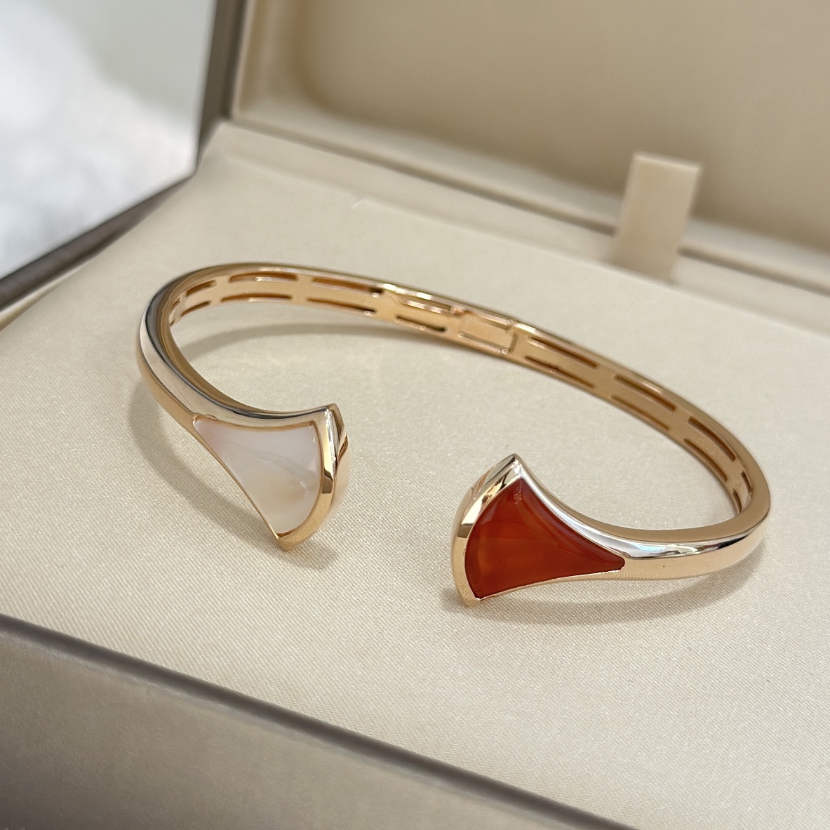 Luxury New Year’s Diva Series: Elegant S925 Silver Bracelets with Rose Plating