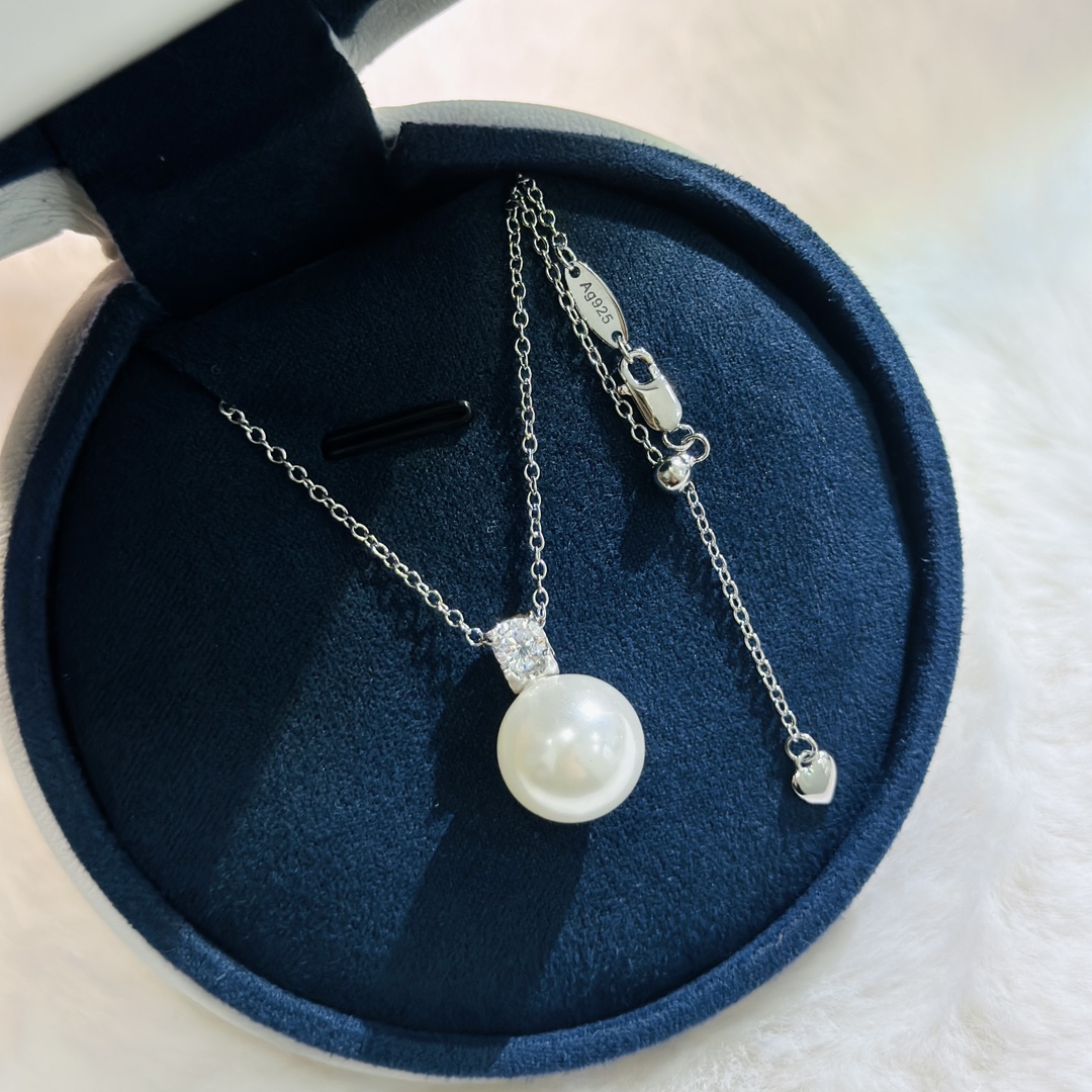 纯银项链  纯银耳钉 50 
A3480 👑 火爆 mikimoto 牛角 珍珠 套装 超级受欢迎的热门