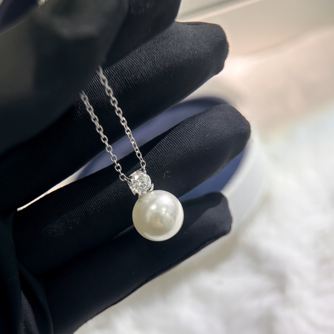 纯银项链  纯银耳钉 50 
A3480 👑 火爆 mikimoto 牛角 珍珠 套装 超级受欢迎的热门