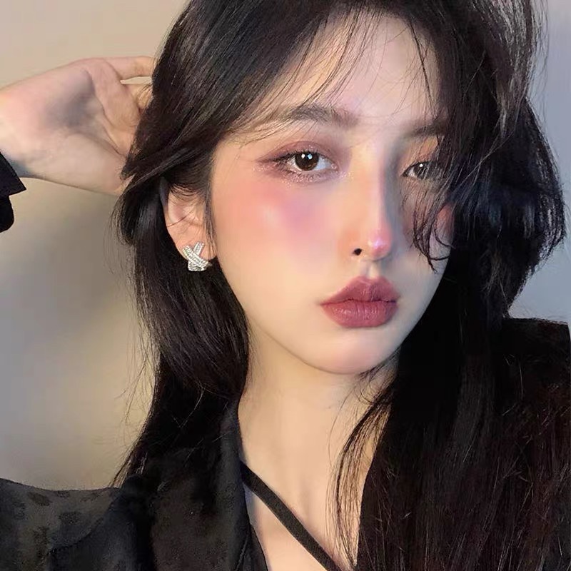 
A3531👑大牌 交叉 排钻 耳环 高定款式 一眼就会心动的款  时尚大气感的也没谁了旺柴划重点 此款