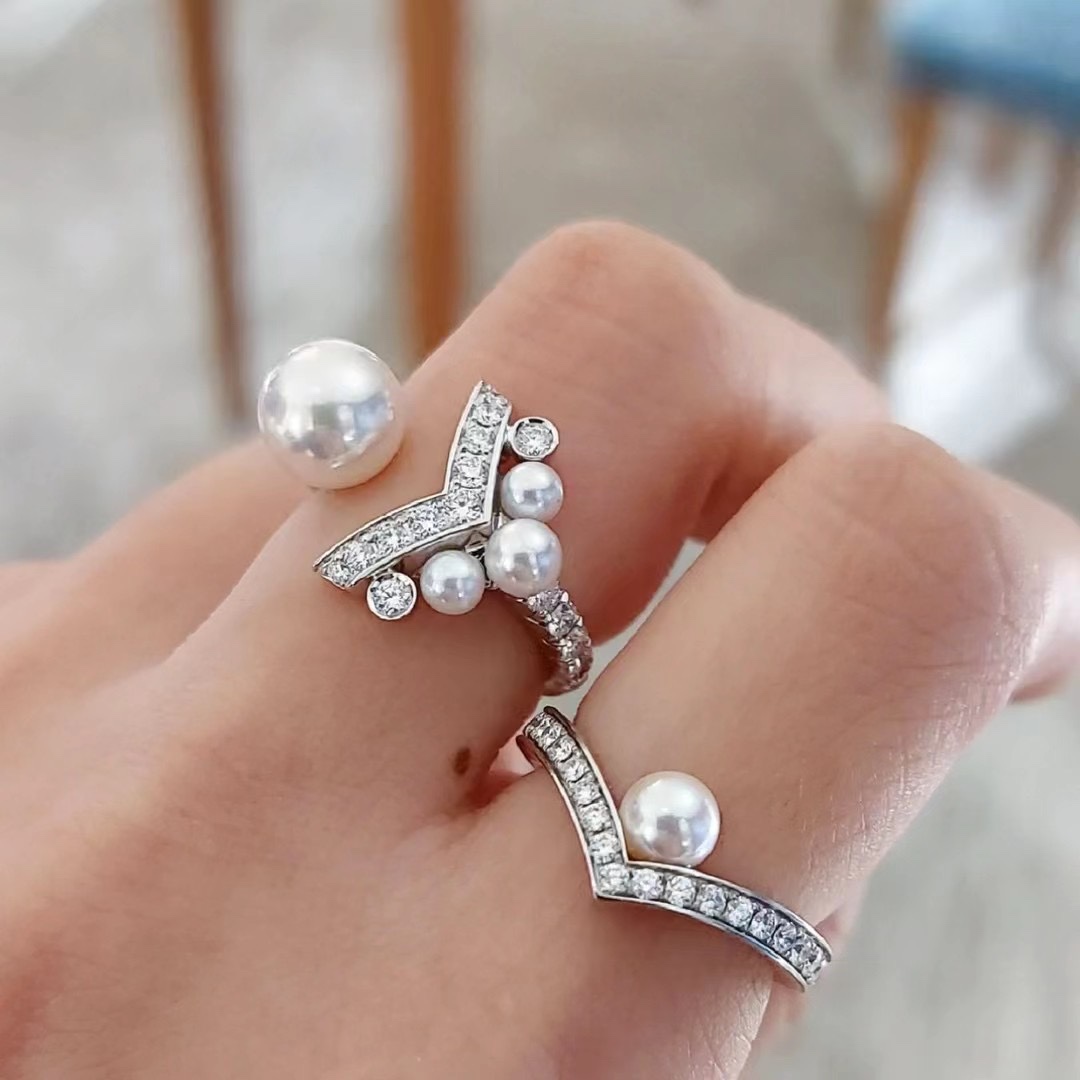 纯银精工版巴黎尚美经典V字珍珠戒指与你相配以我们的爱情镌刻定制独一无二高端定制微镶工艺️愿得一人心白首不