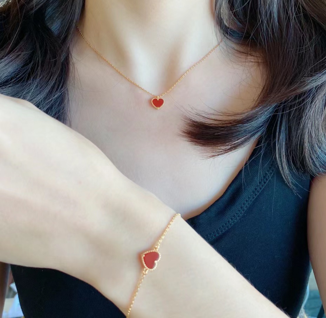 C611 👑 VCA Red Agate Peach Heart ❤️ Set S925 Sterling Silver "with natural carnelian" fine workmanship ! Contre qualité exquis éternel valeur vous avez ❤️ classique durable lucky sweetheart or rose collier en argent sterling P130 bracelet en argent sterling P120 boucles d'oreilles en argent sterling P120.