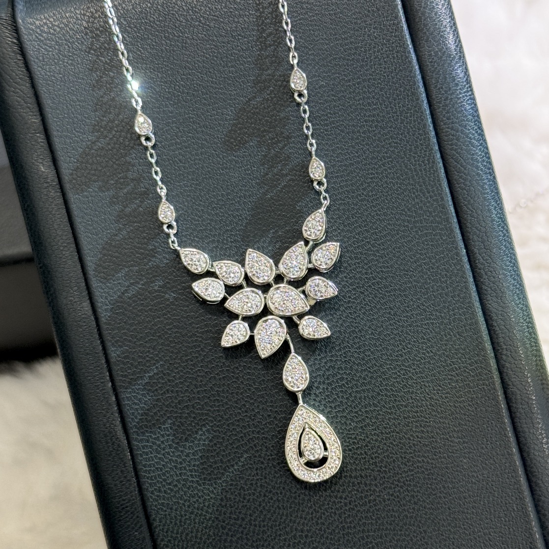 Luxurious Celebrity Jewelry: High-Quality Silver, Gold, and 18k Products with Real Diamonds. - 图片 3
