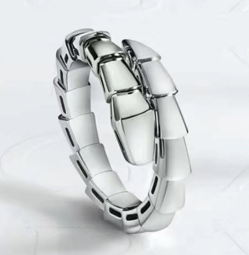 👑  BV家 火爆 窄版 光面🐍 蛇 弹簧开口 戒指 💍。高端镶嵌高碳钻 18k厚金以令人沉醉的绝妙设计