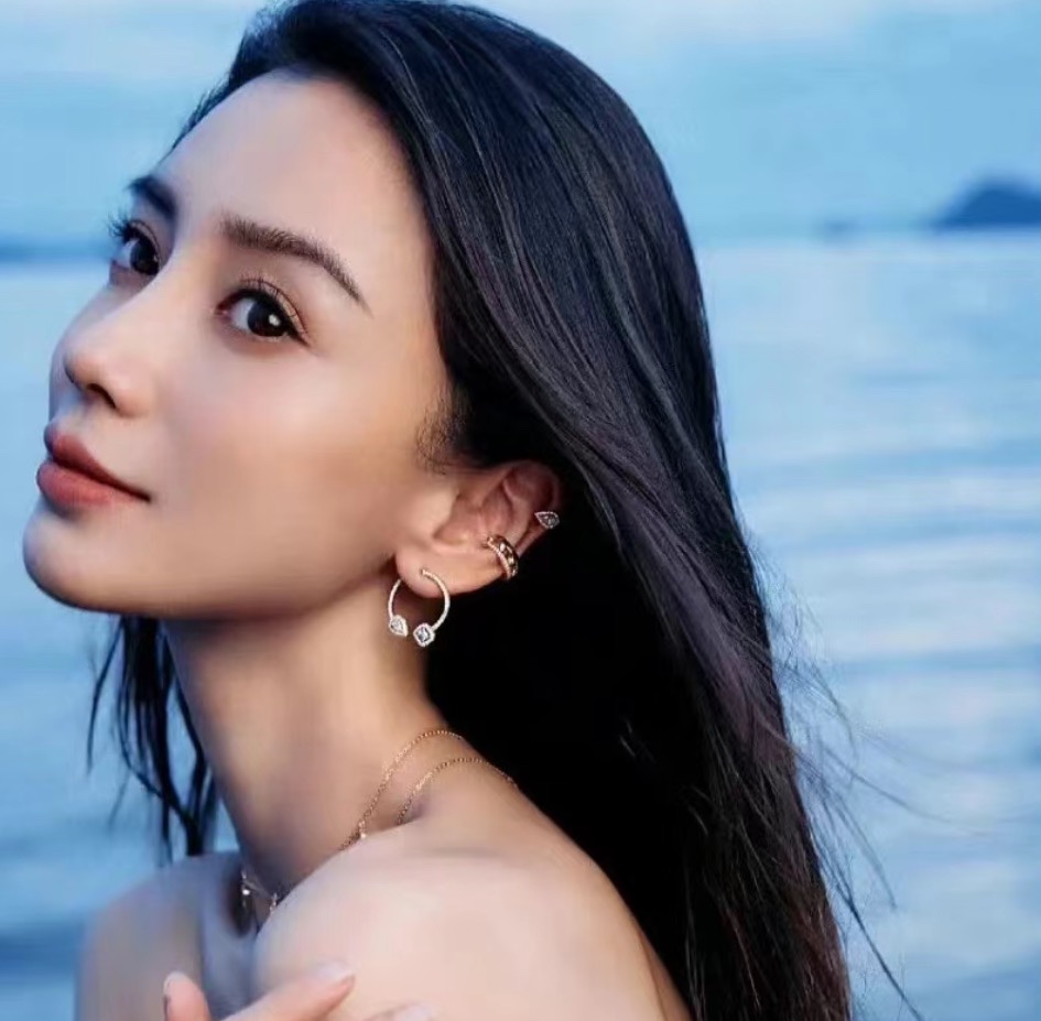 梅西卡 爆款 时尚个性设计师 定制款 不对称 水滴💧方钻 微镶满钻 方钻 耳钉 ✨ 戒指通体925纯银镶嵌钻石工艺18K厚金电镀 大气又上档次 3
